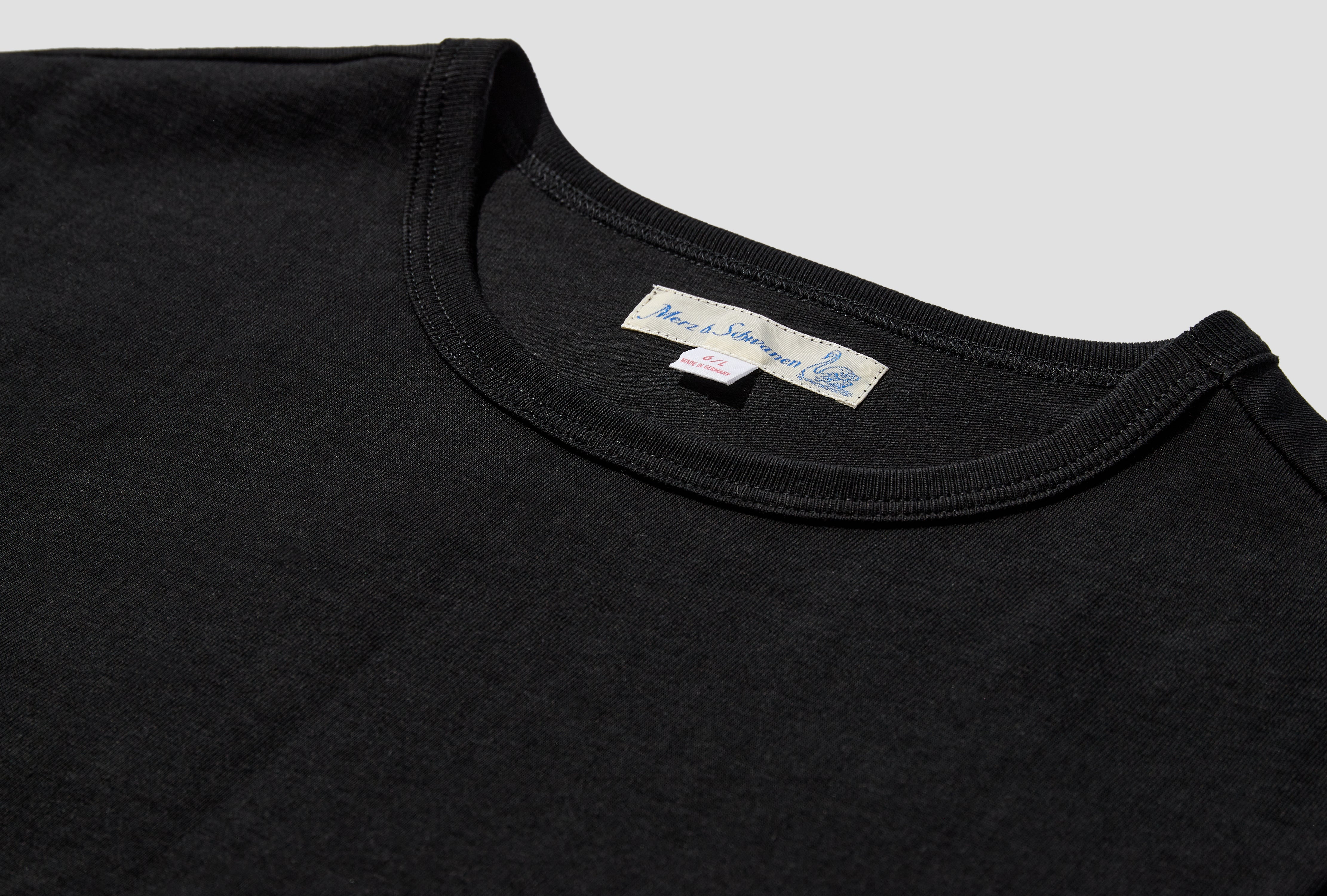 215 LOOPWHEELED MIDWEIGHT T-SHIRT - 7,2OZ/SQ.YD. / CLASSIC FIT Black
