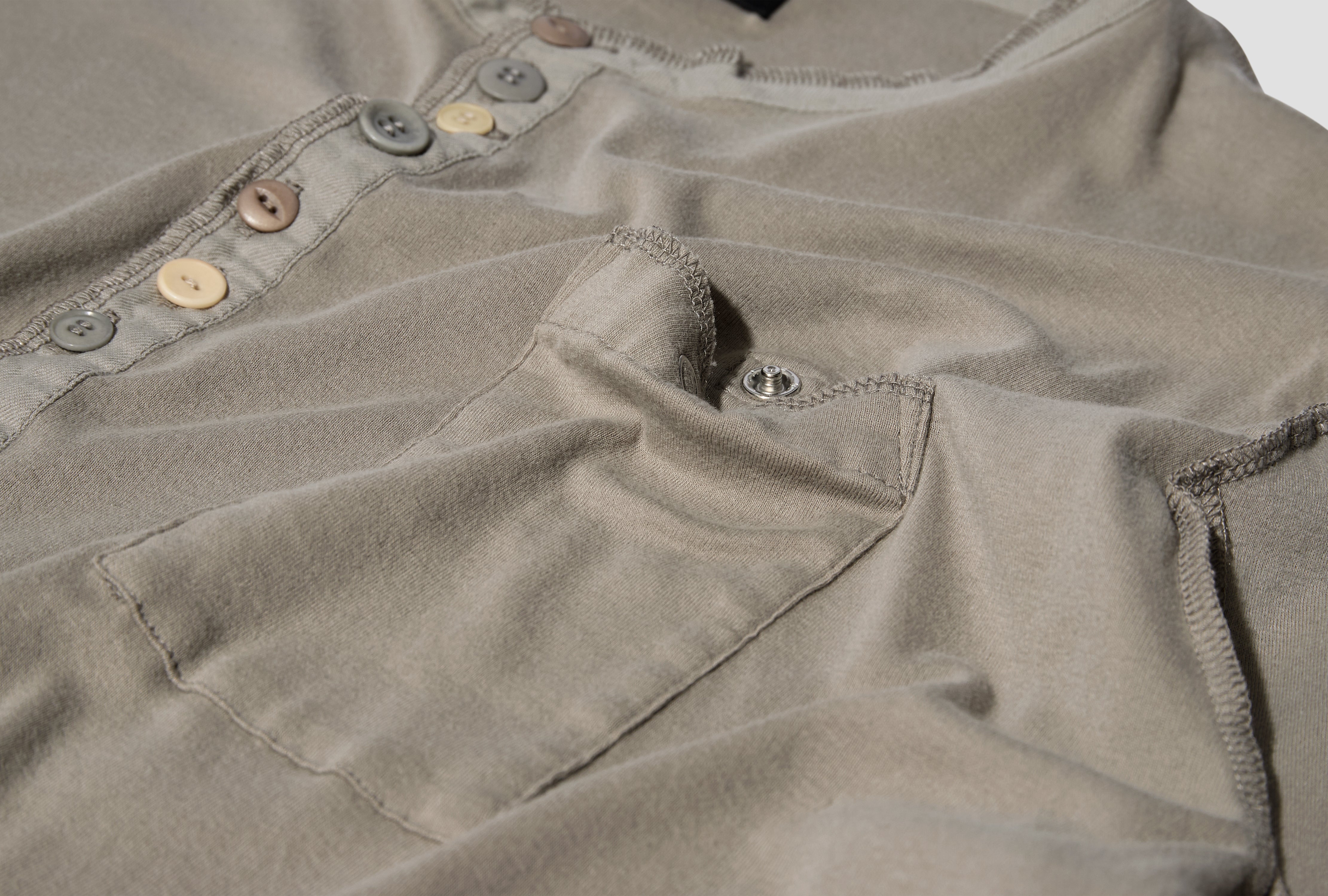 UC1E4808 Grey