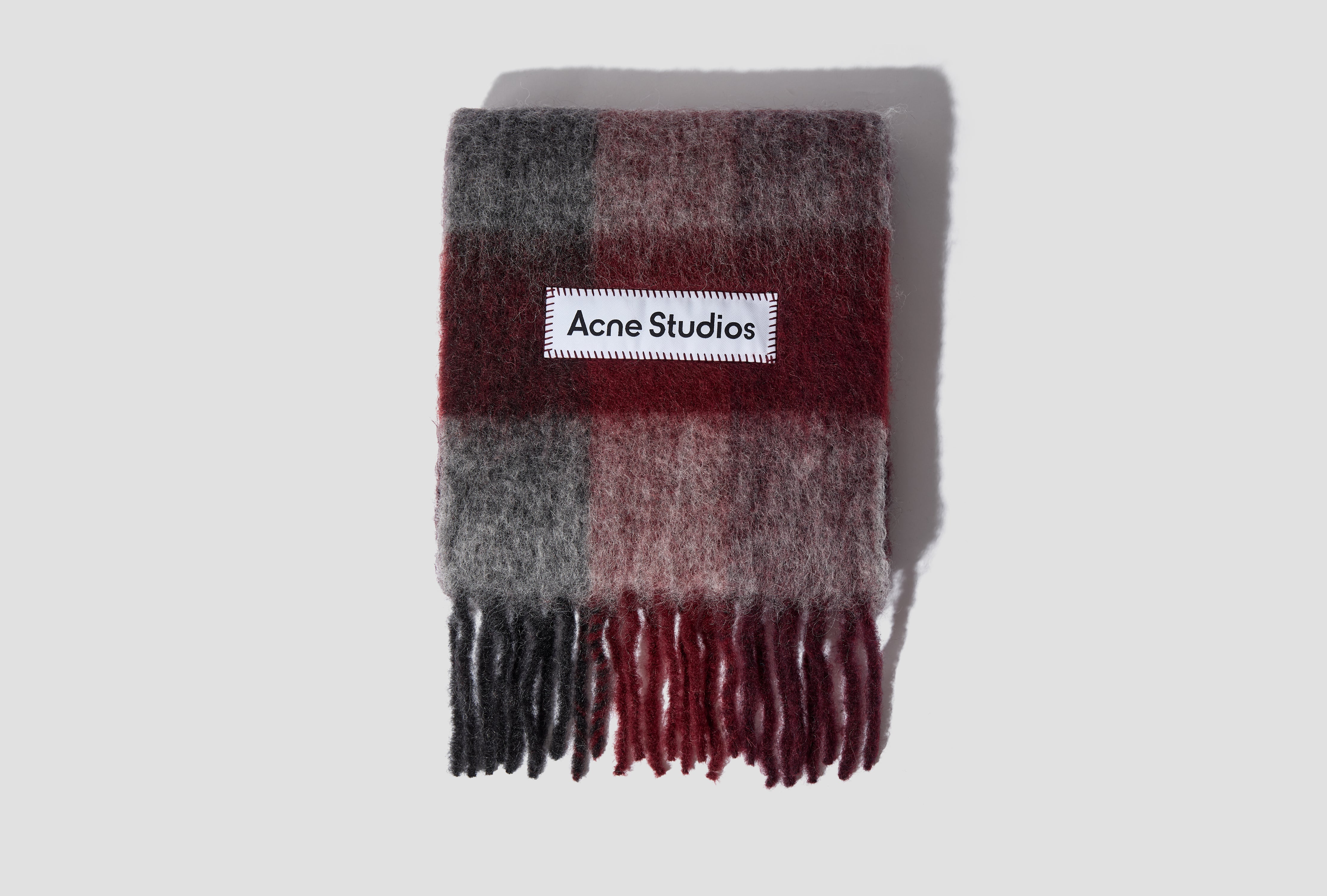 VALLY - RED/BLACK CA0084
