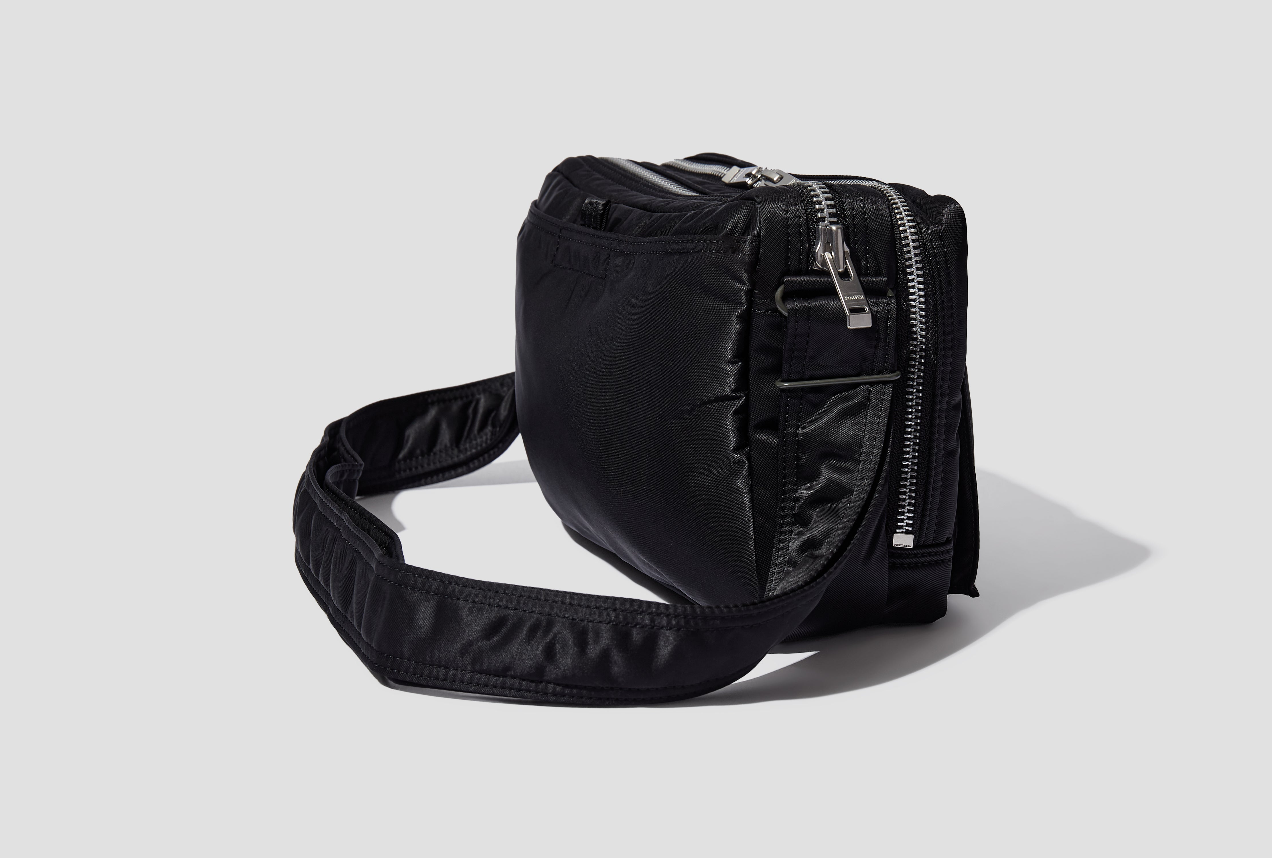 TANKER - SLING BAG W-ZIP 622-15154 Black