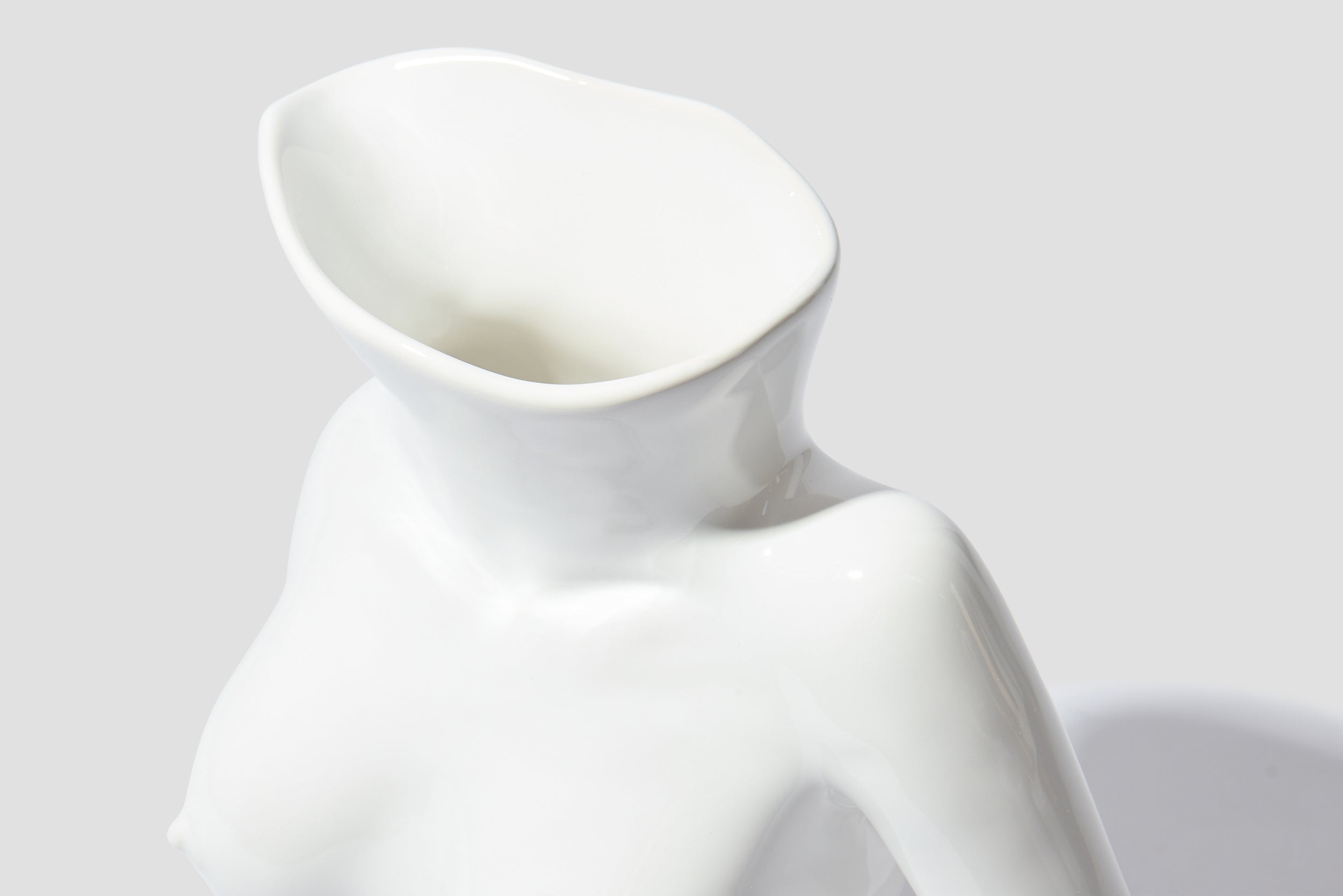 JUGS JUG WHITE SHINY V0002_WH_SH White