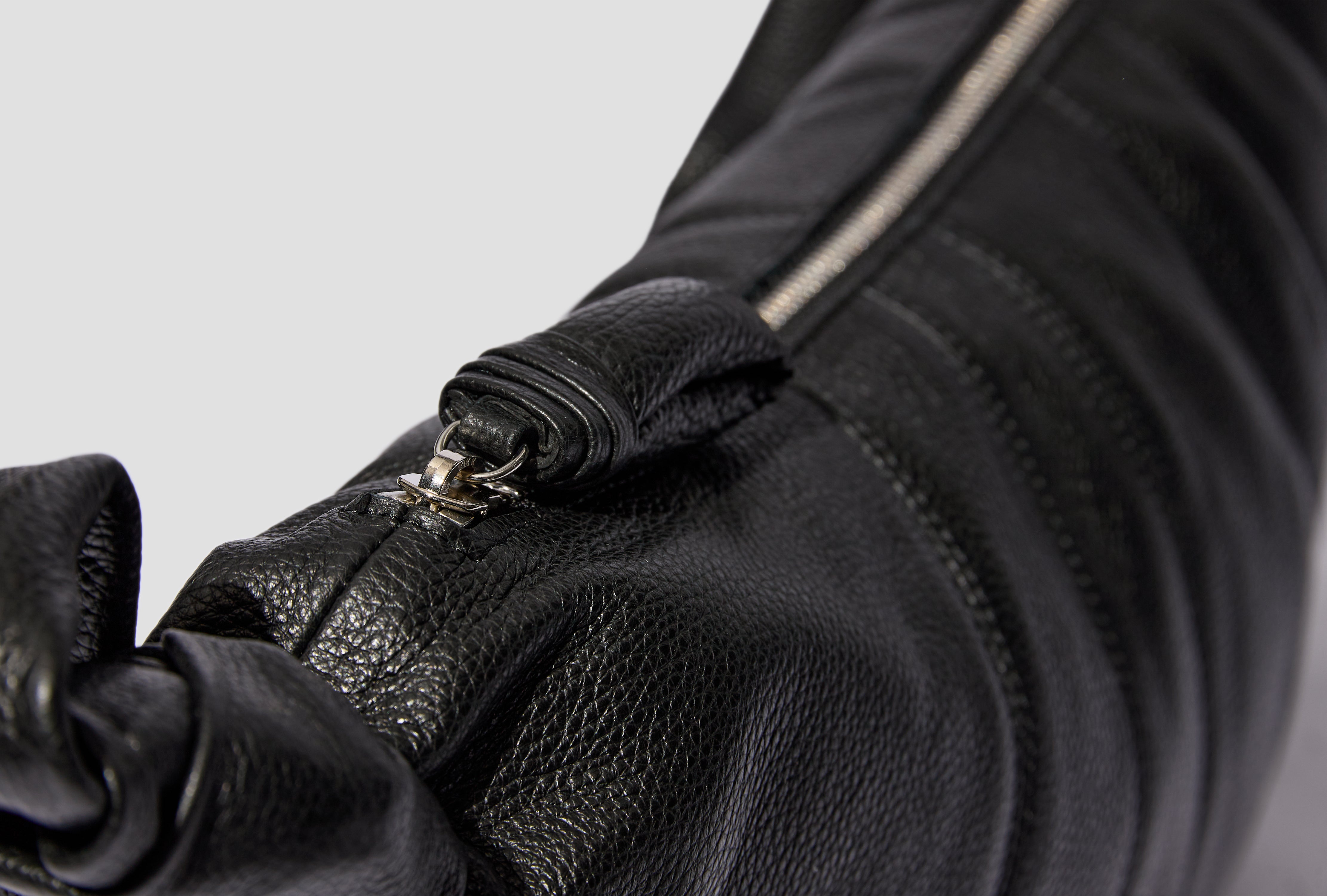 MEDIUM CROISSANT BAG - SOFT GRAINED LEATHER BG0001 LL0018 Black