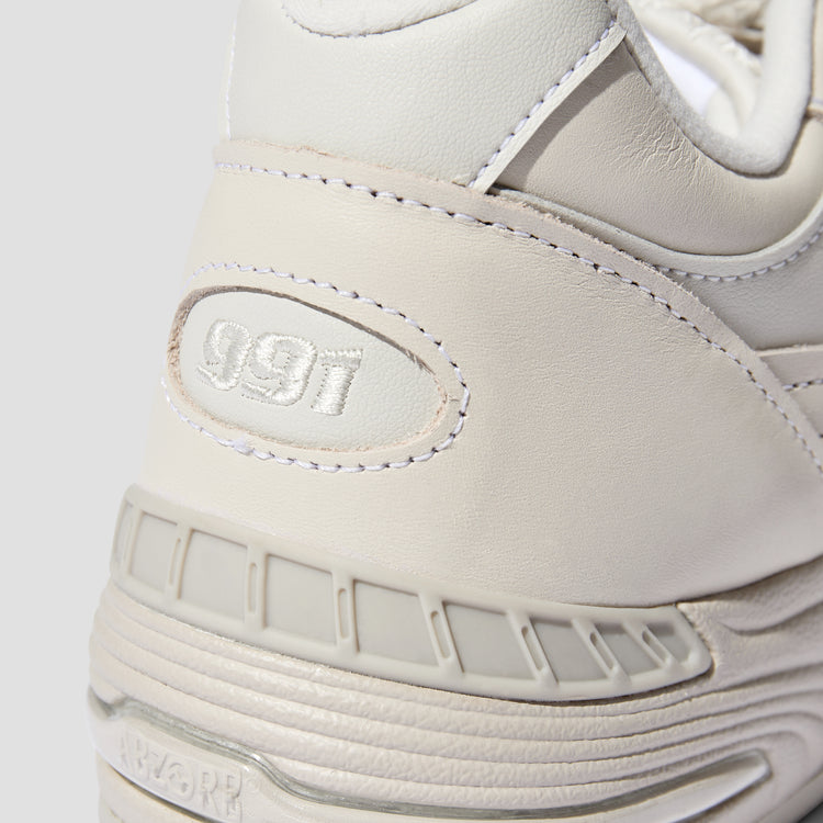MADE IN UK 991V1 CONTEMPO LUXE - LIGHT GREY/MOONBEAM M991OW