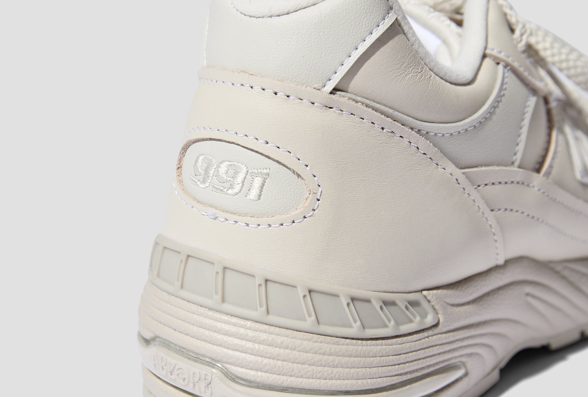 MADE IN UK 991V1 CONTEMPO LUXE - LIGHT GREY/MOONBEAM M991OW
