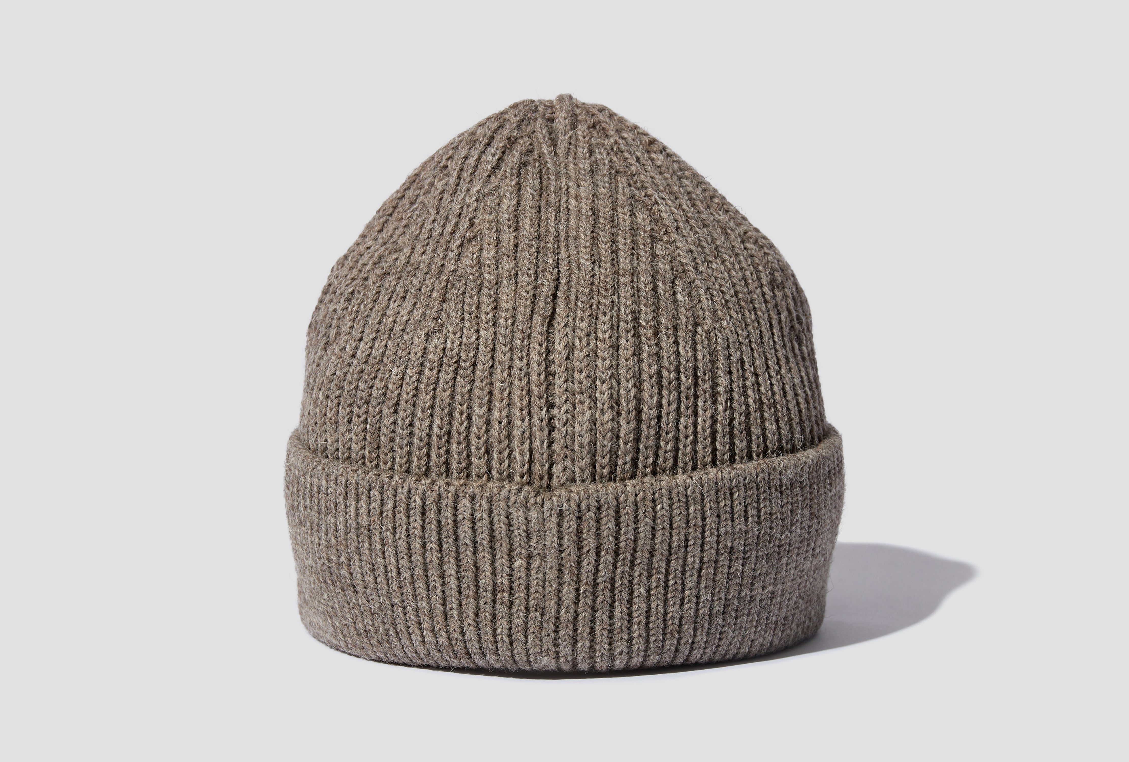 BEANIE MEDIUM - G5 / UNDYED YARN Light brown