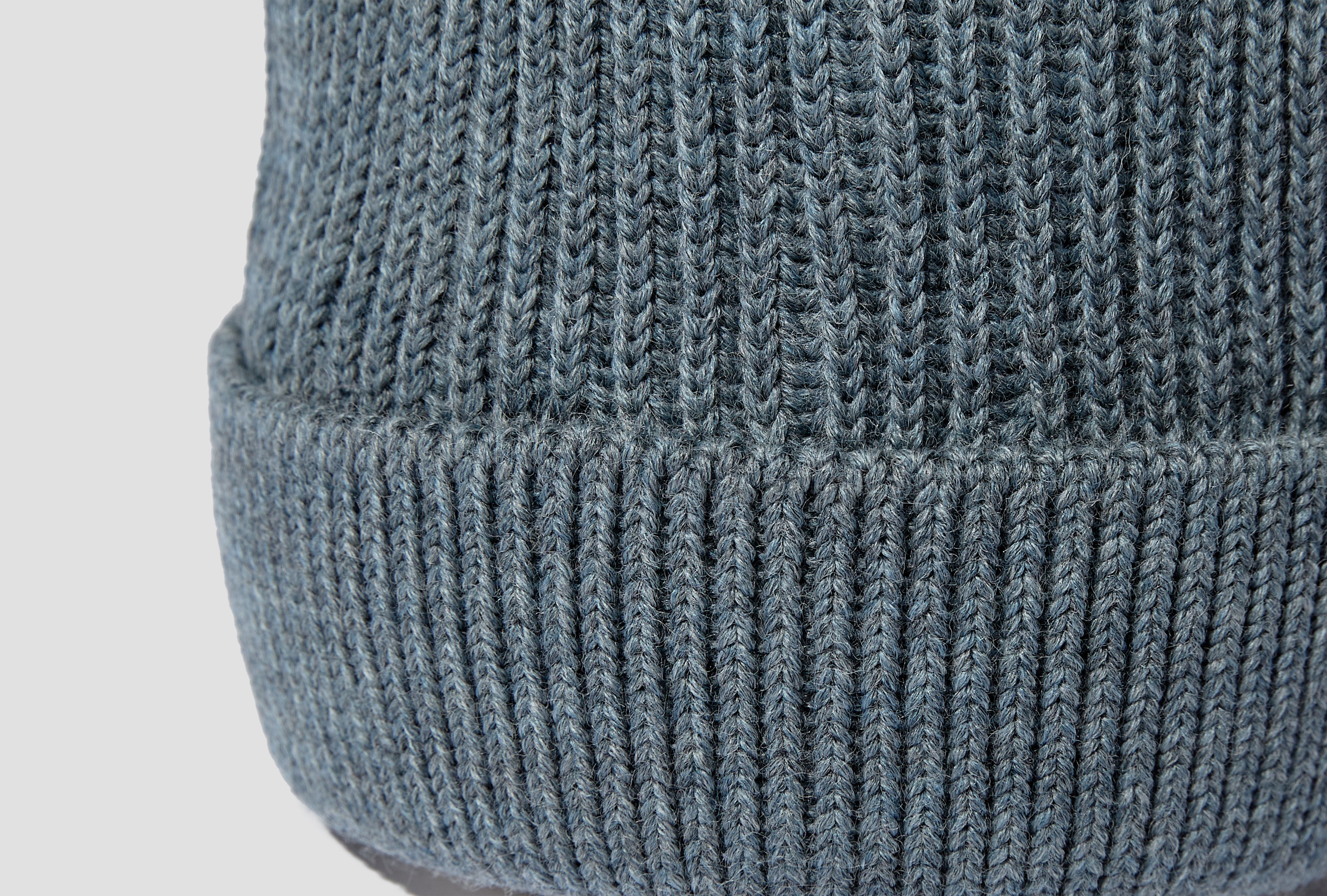 BEANIE MEDIUM - G5 / INDIGO DYED YARN Light blue