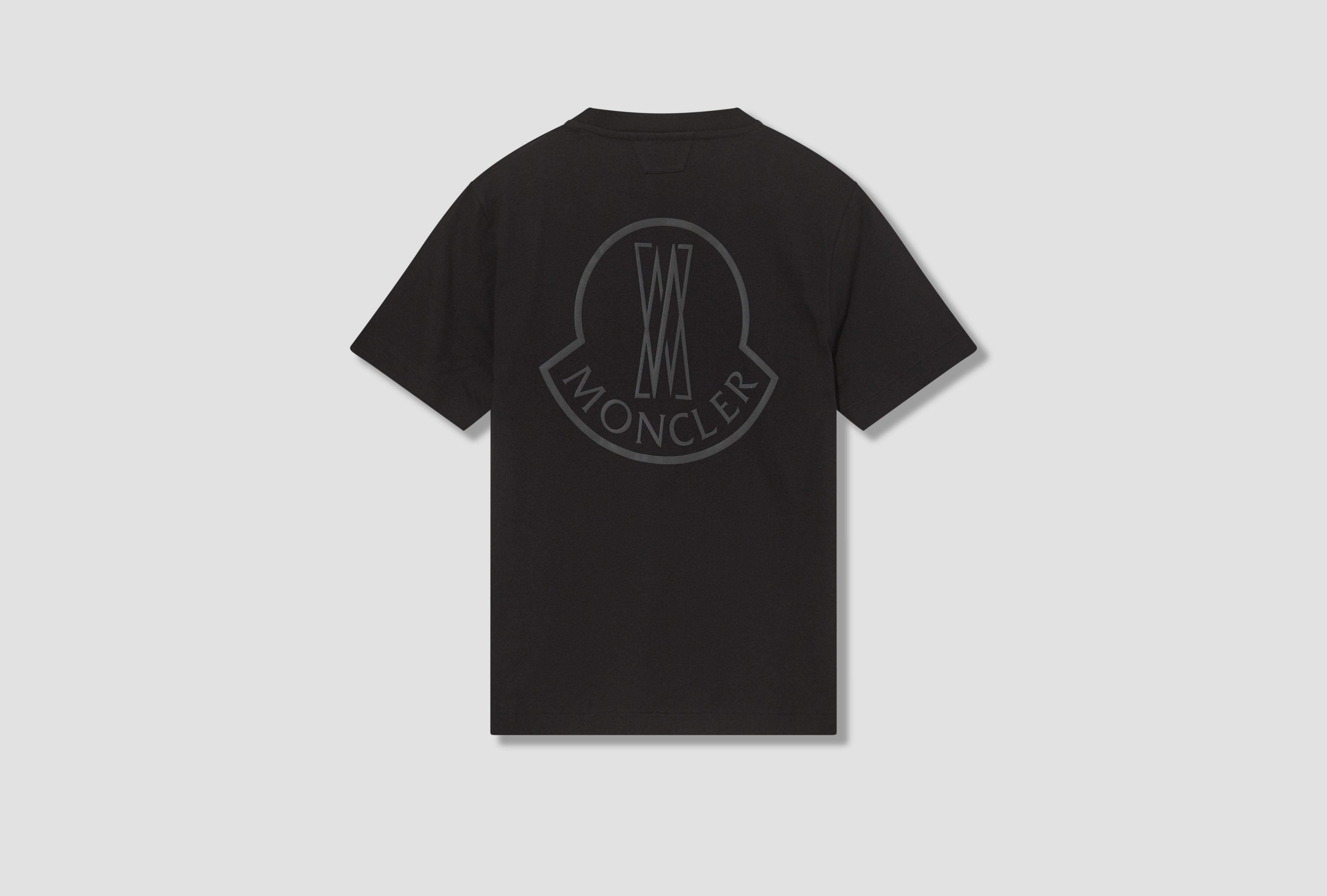 Moncler t shirt 2024 with big logo