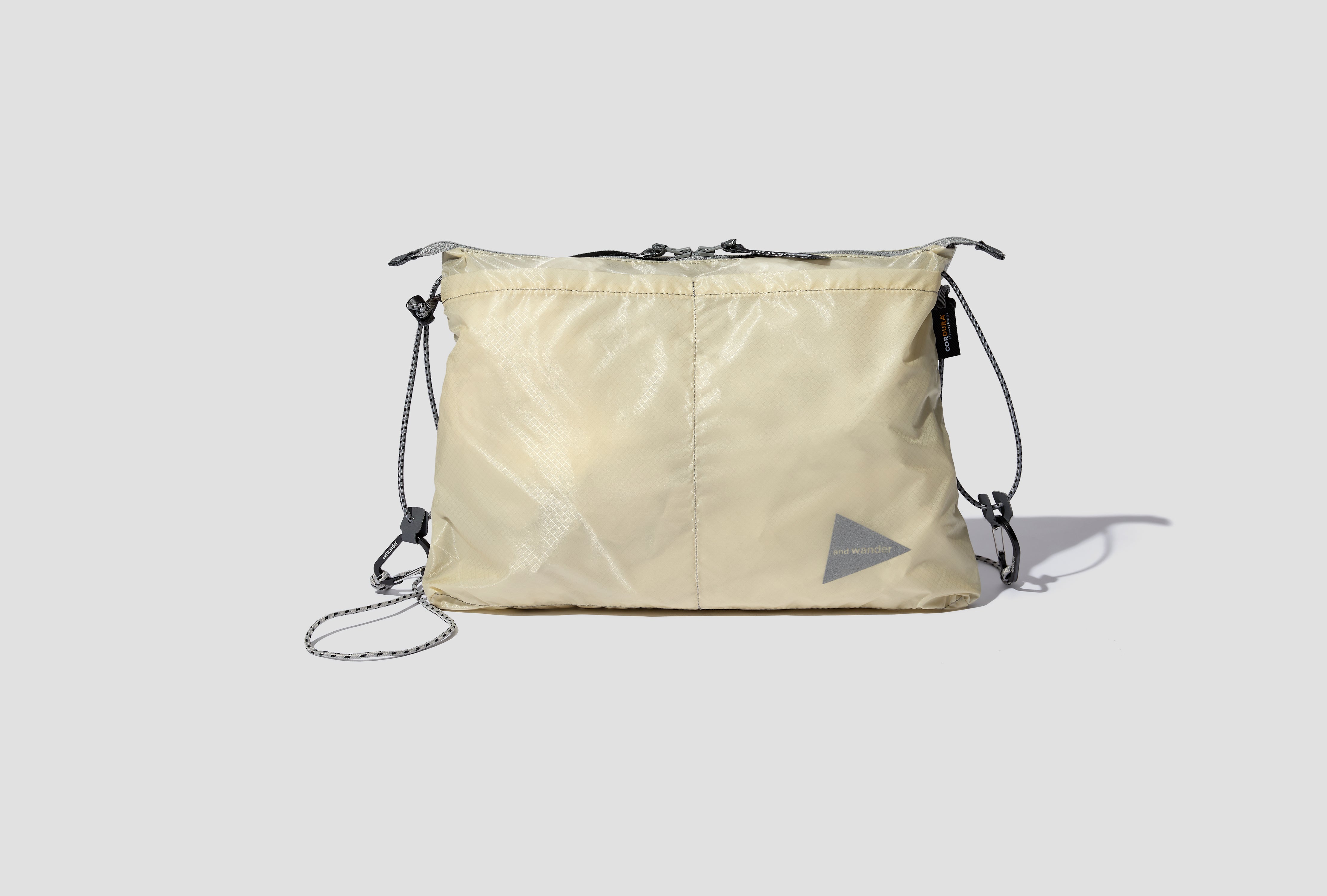 AND WANDER SIL SACOCHE BAG 5743975114 Off white – HARRESØ