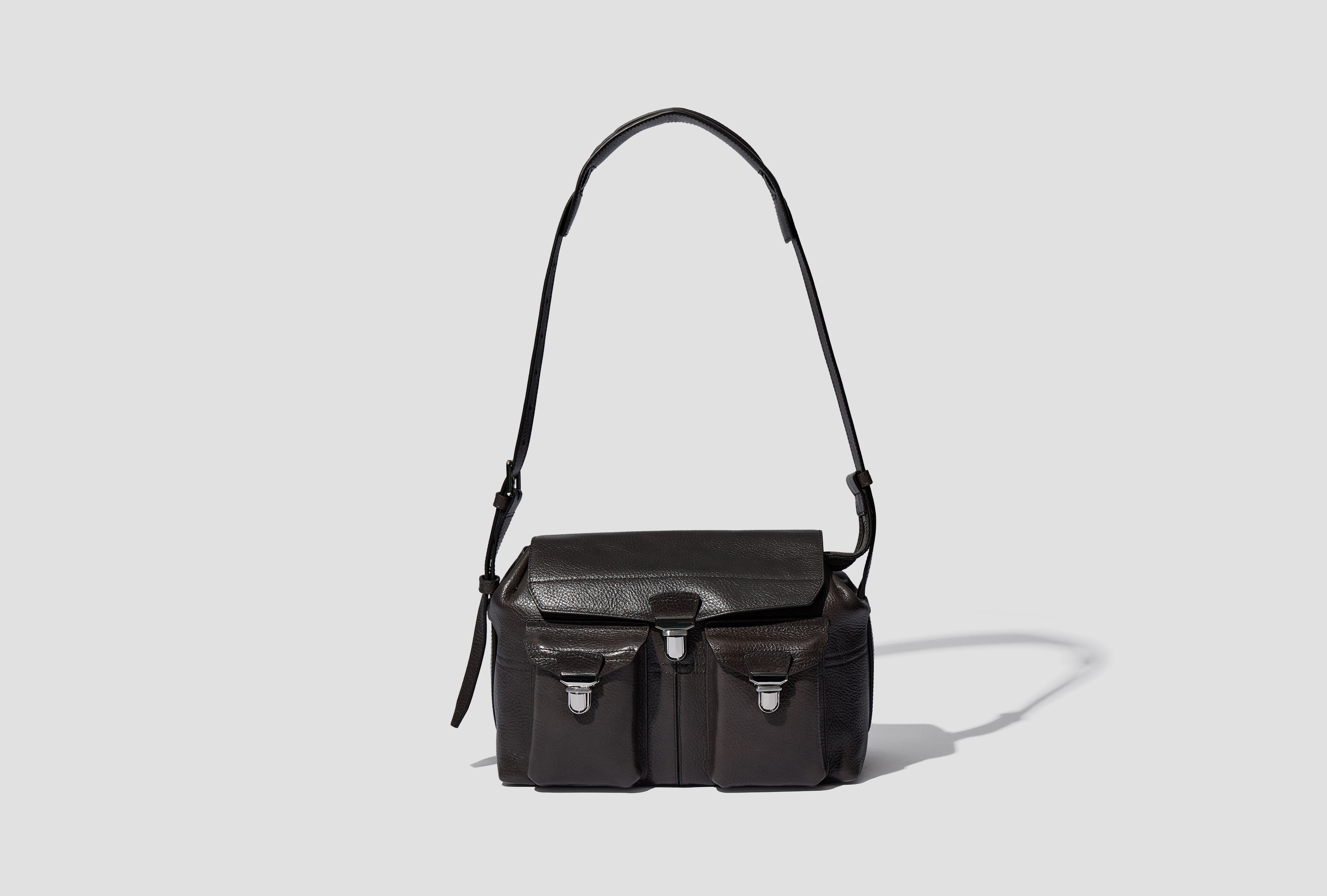 MEDIUM GEAR BAG - GLOSSY VEGETABLE LEATHER BG0096 LL0067 Dark grey