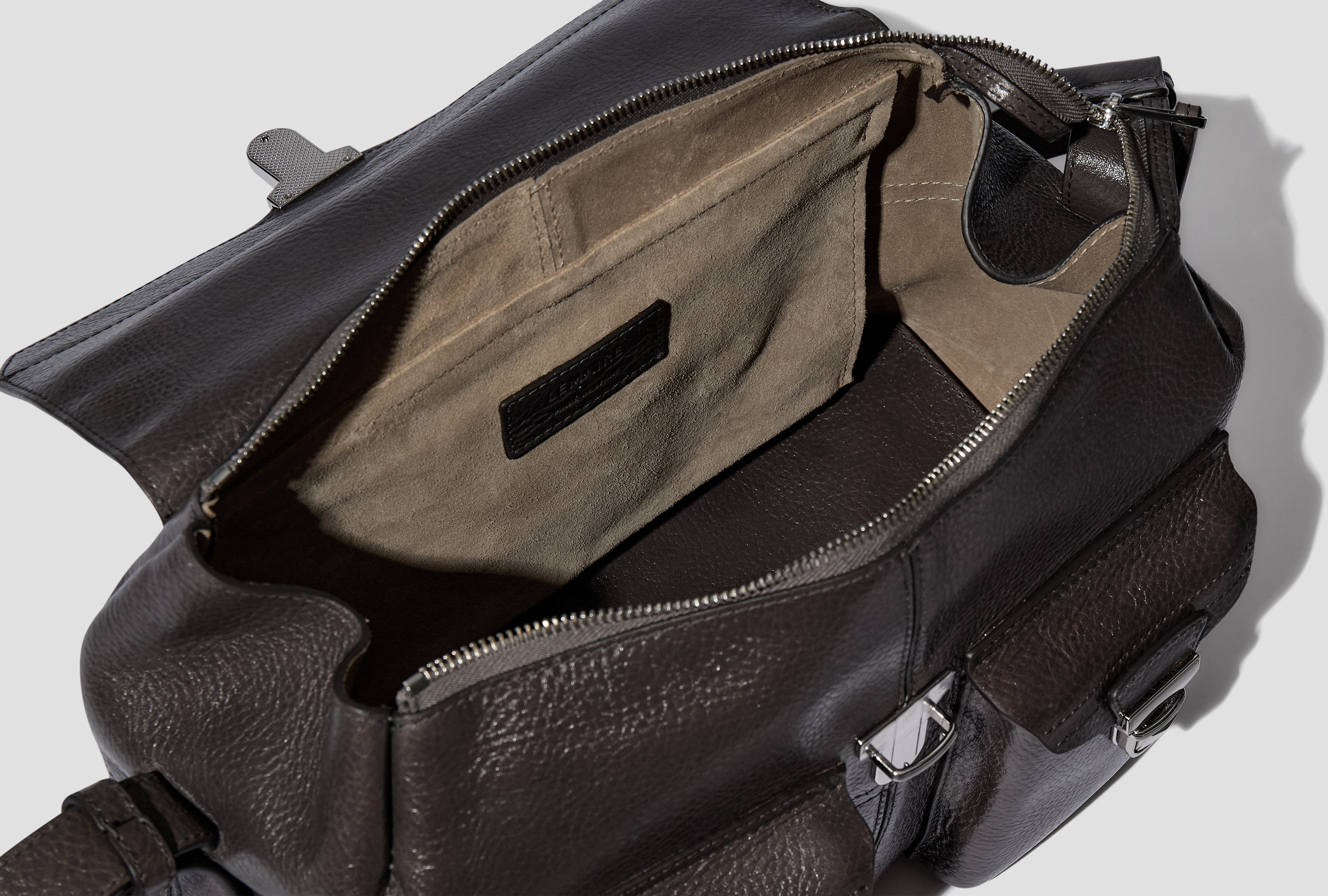 MEDIUM GEAR BAG - GLOSSY VEGETABLE LEATHER BG0096 LL0067 Dark grey