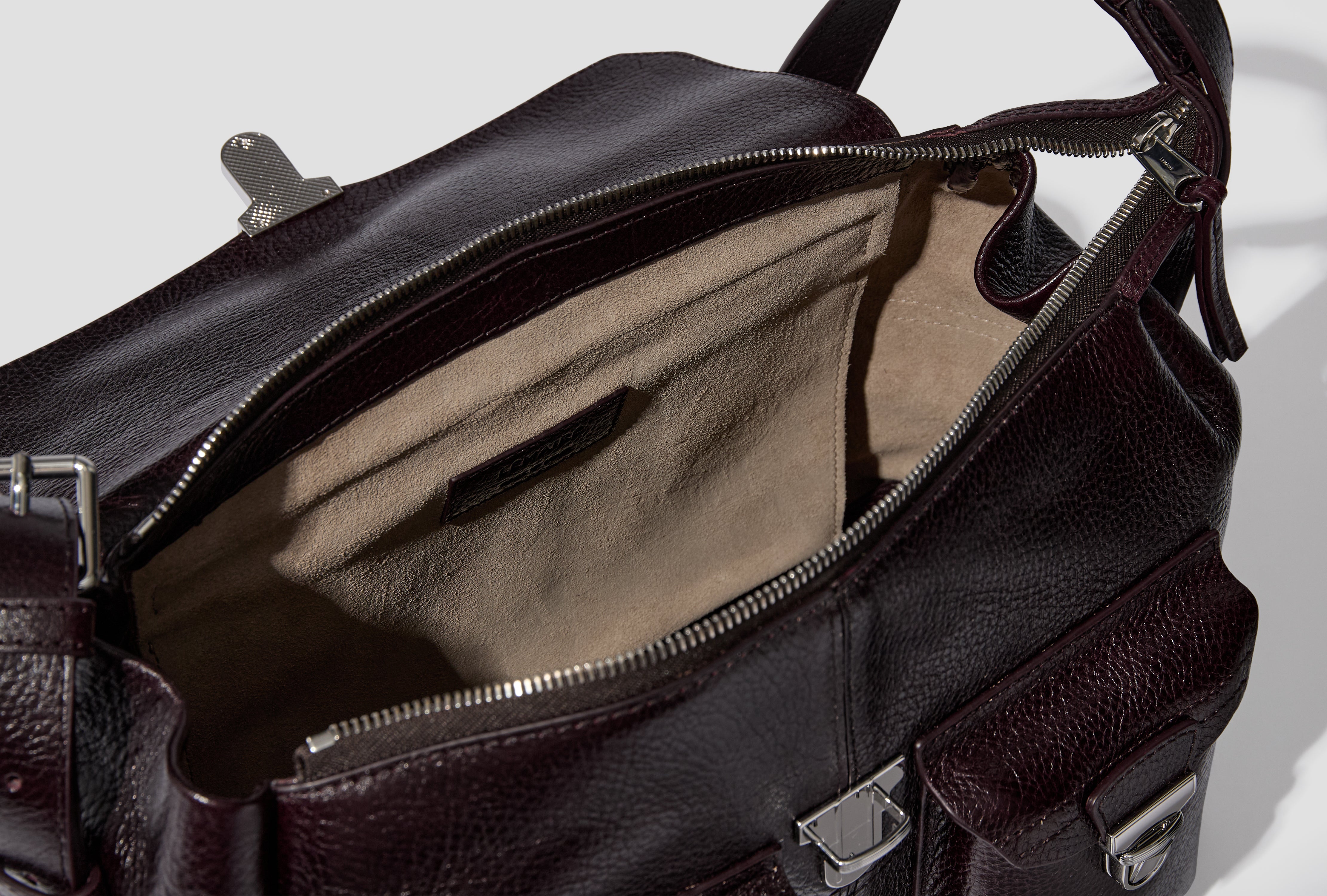 MEDIUM GEAR BAG - GLOSSY VEGETABLE LEATHER BG0096 LL0067 Purple