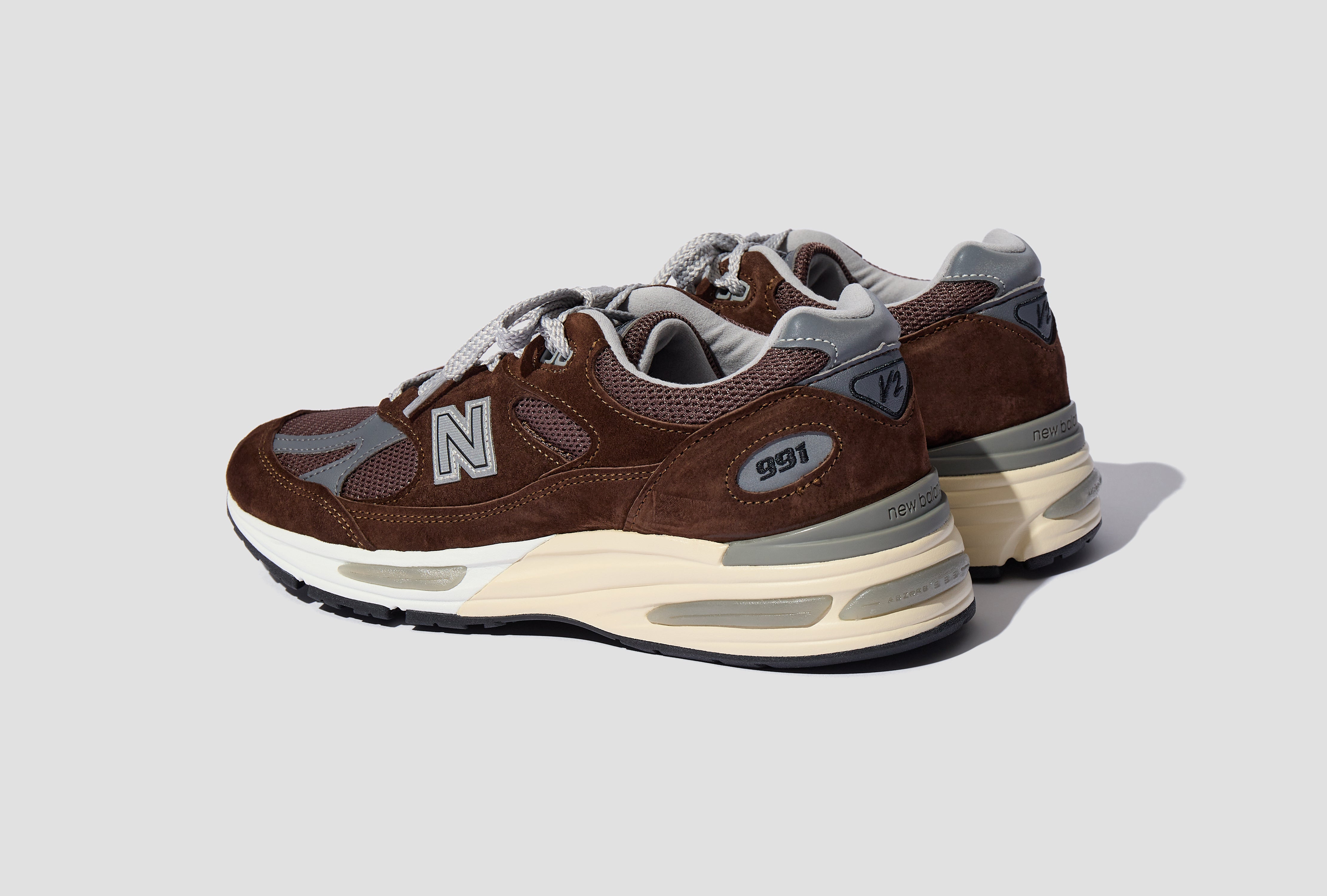 MADE IN UK 991V2 - PINECONE/BROWN U991BR2