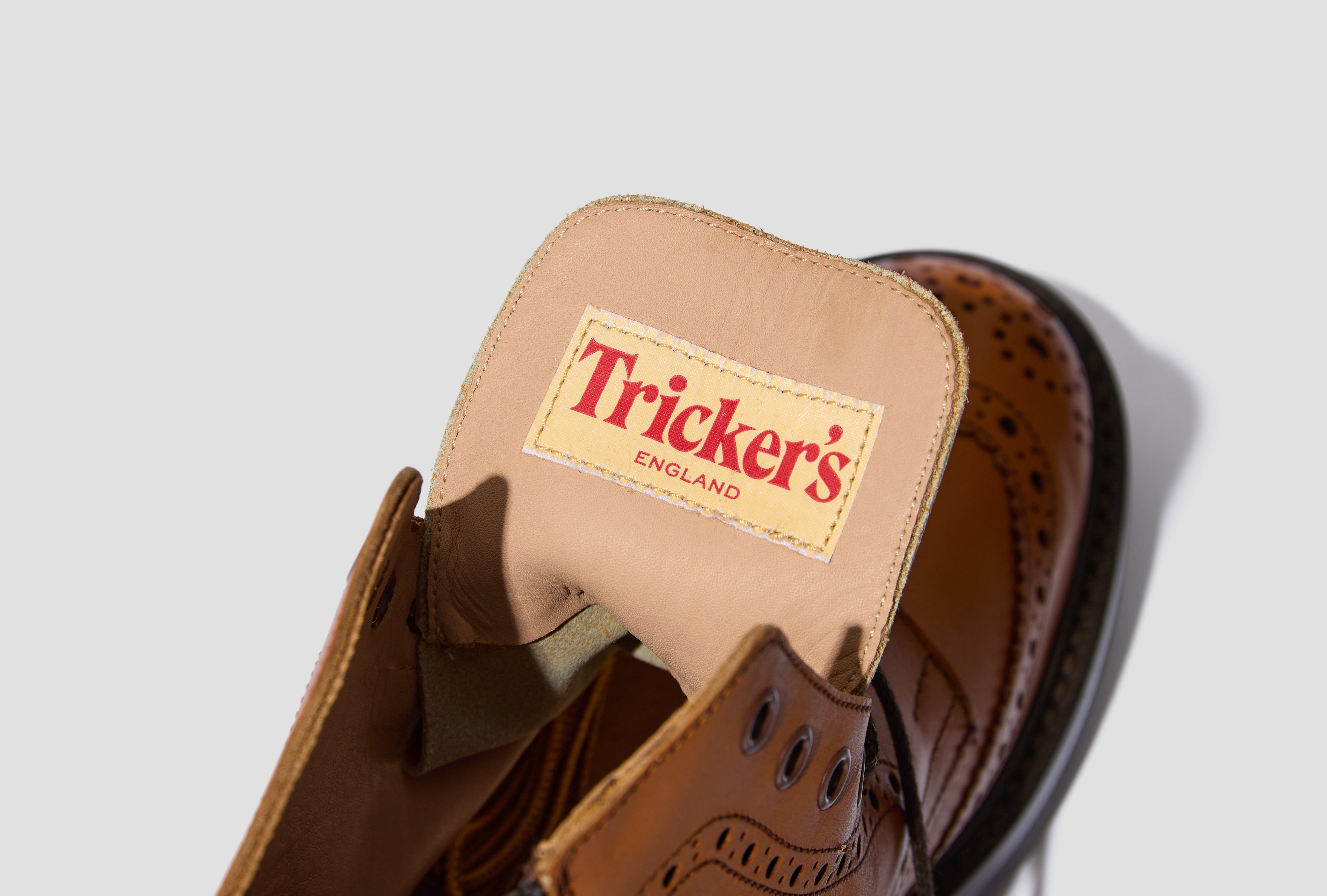 TRICKERS - MENS ACORN ANTIQUE BROGUE ZIP BOOTS / STEER SMOOTH HN-K103-W24 Light brown