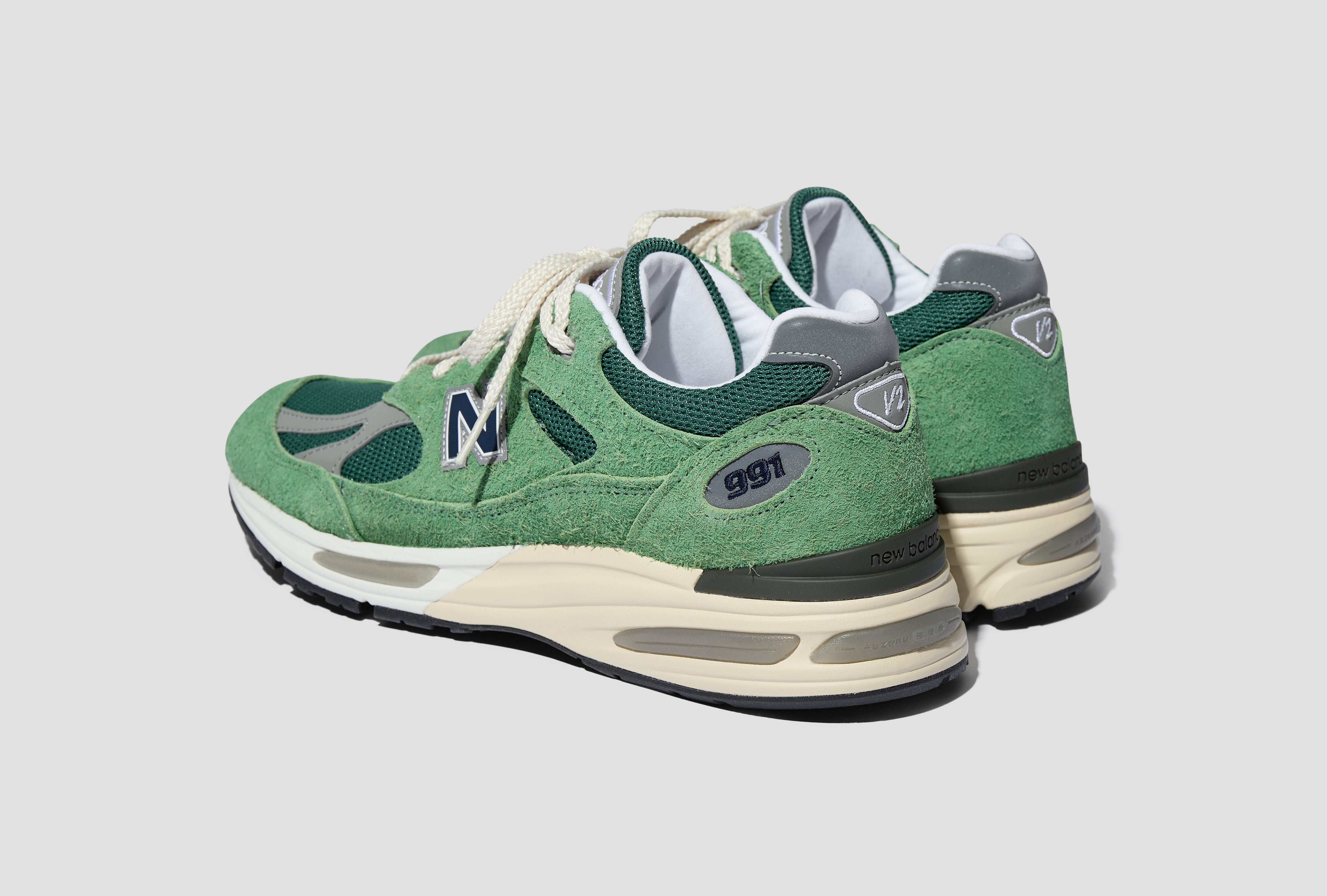 MADE IN UK 991V2 - MINERAL GREEN/COMFREY U991GV2