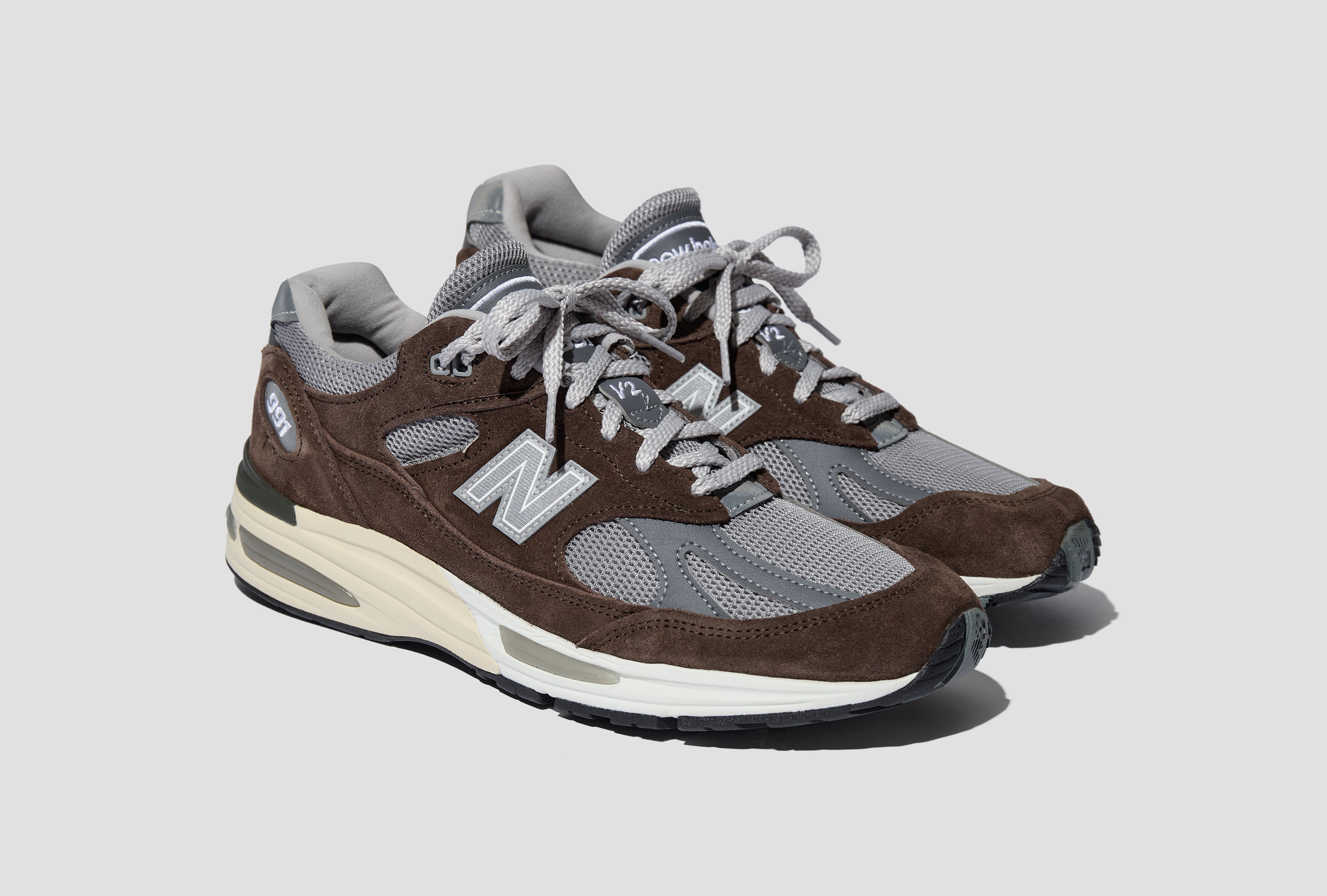 MADE IN UK 991V2 - SLATE BLACK/ALLOY U991BG2