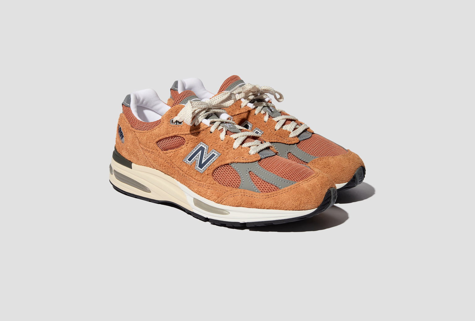 MADE IN UK 991V2 - GOLD EARTH/GOLDEN OCHRE U991OV2
