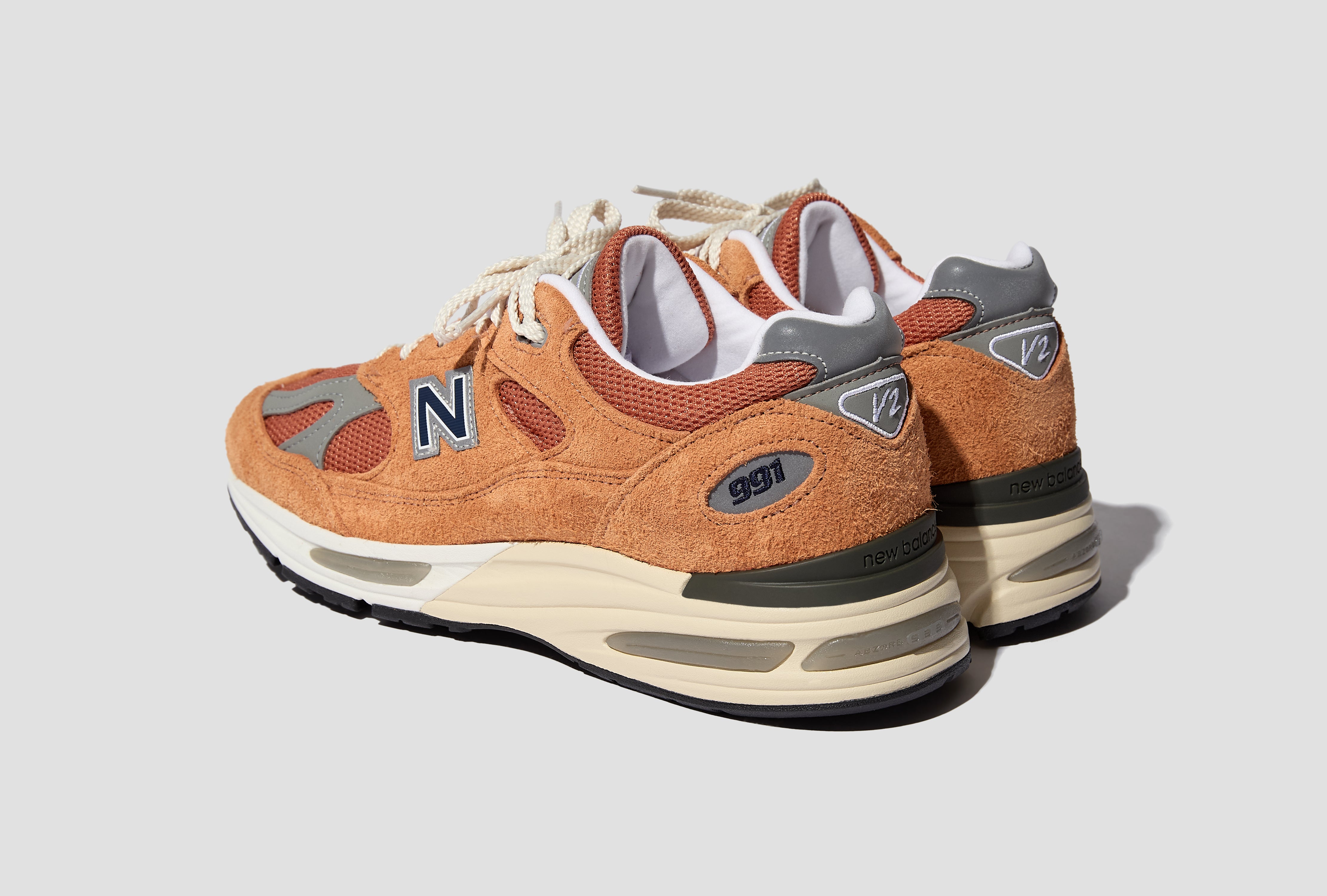MADE IN UK 991V2 - GOLD EARTH/GOLDEN OCHRE U991OV2