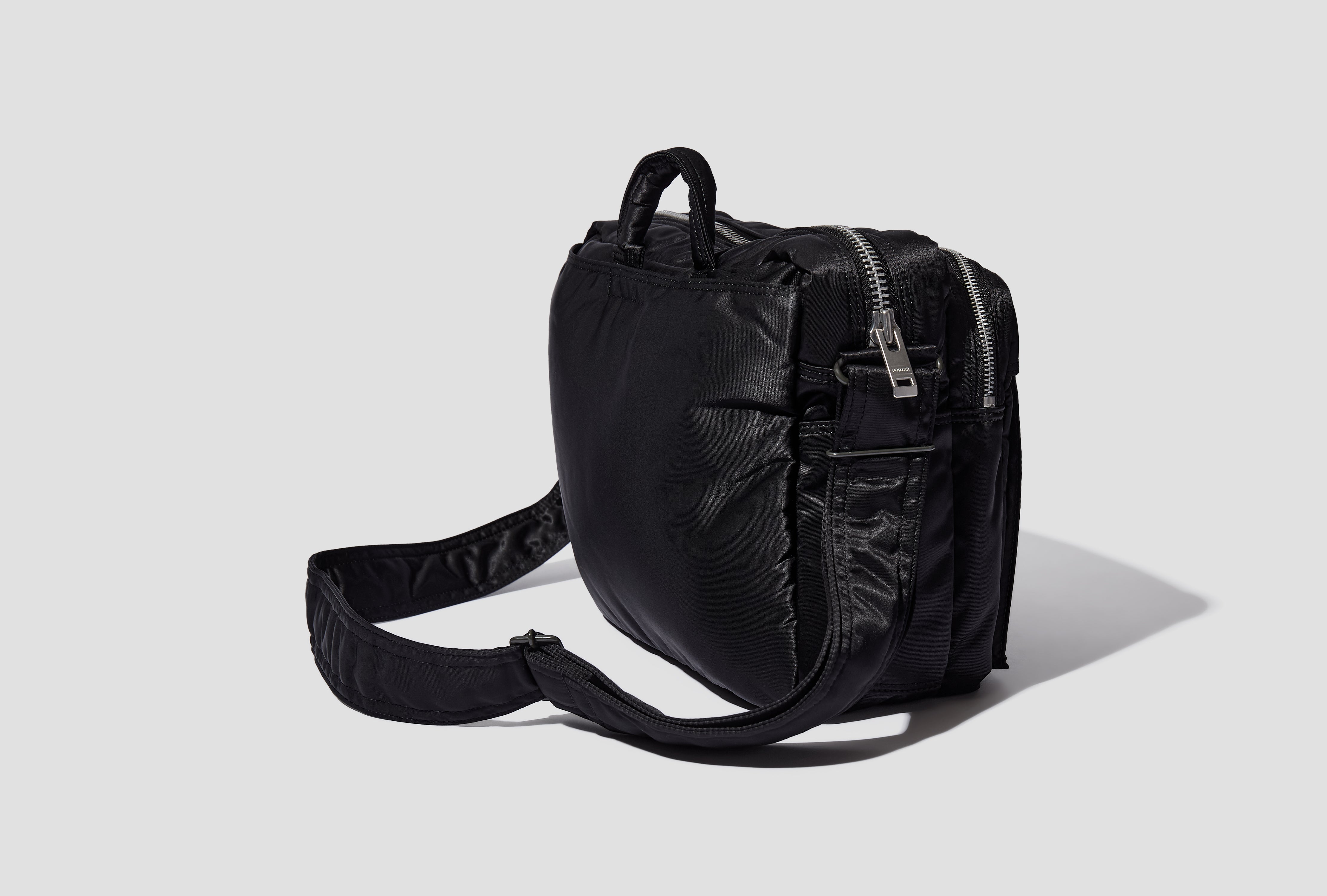 TANKER - SLING BAG W ZIP (XL) 622-15153 Black