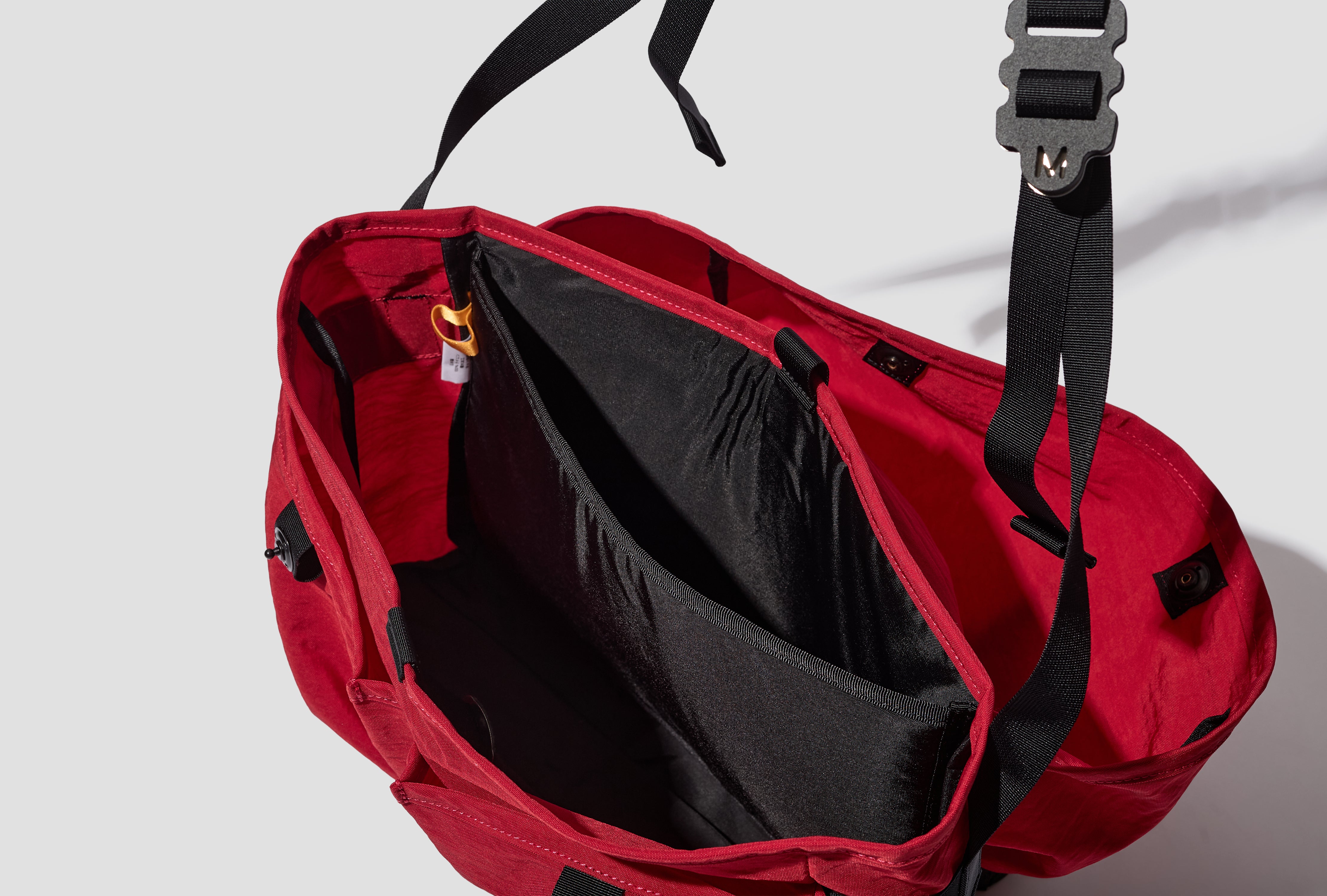 MINI MESSENGER - WARATAH NYLON R19G4