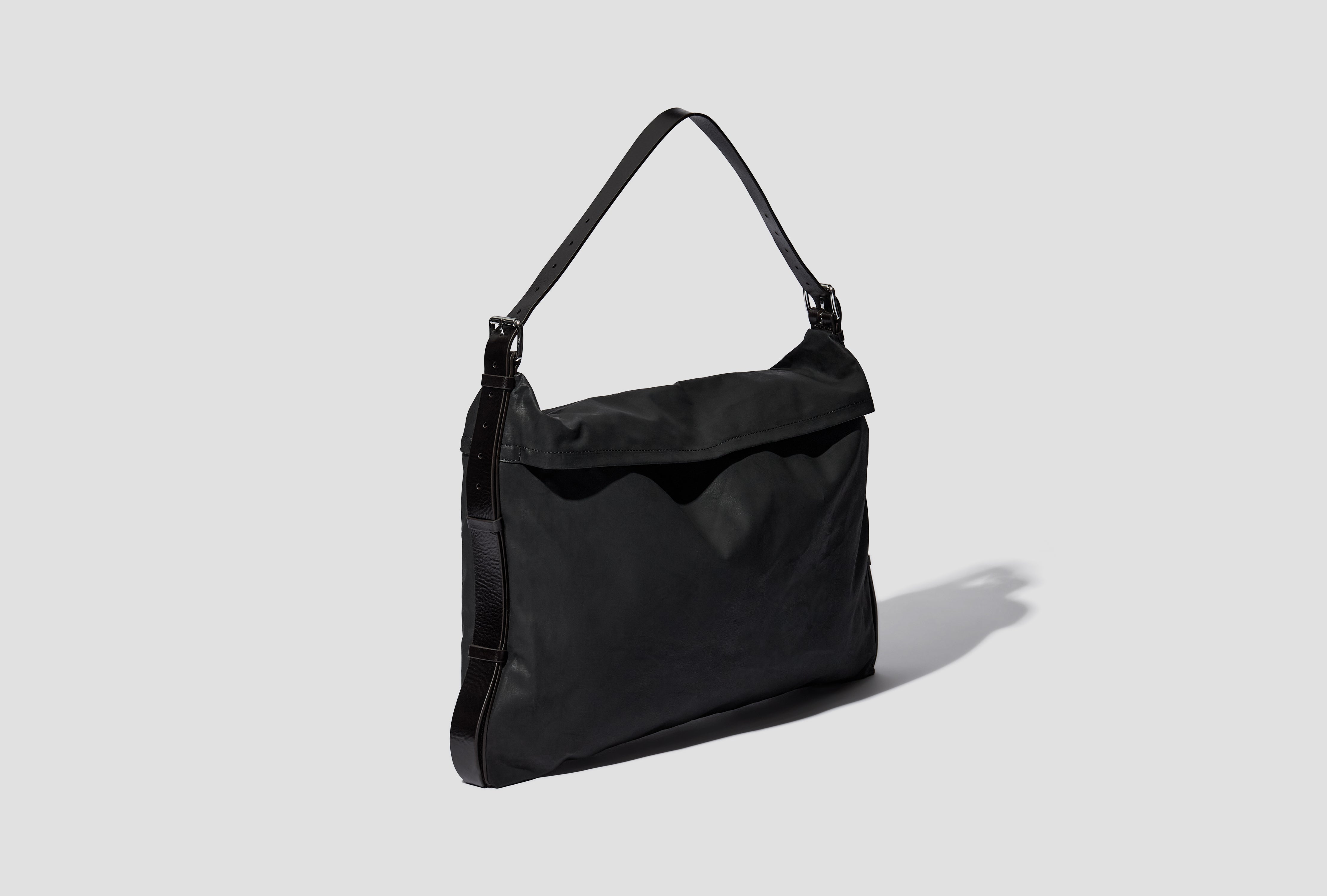TRENCH POCKET MEDIUM BAG - WATER REPELLENT RESINATED COTTON CANVAS BG0168 LF1495 Black