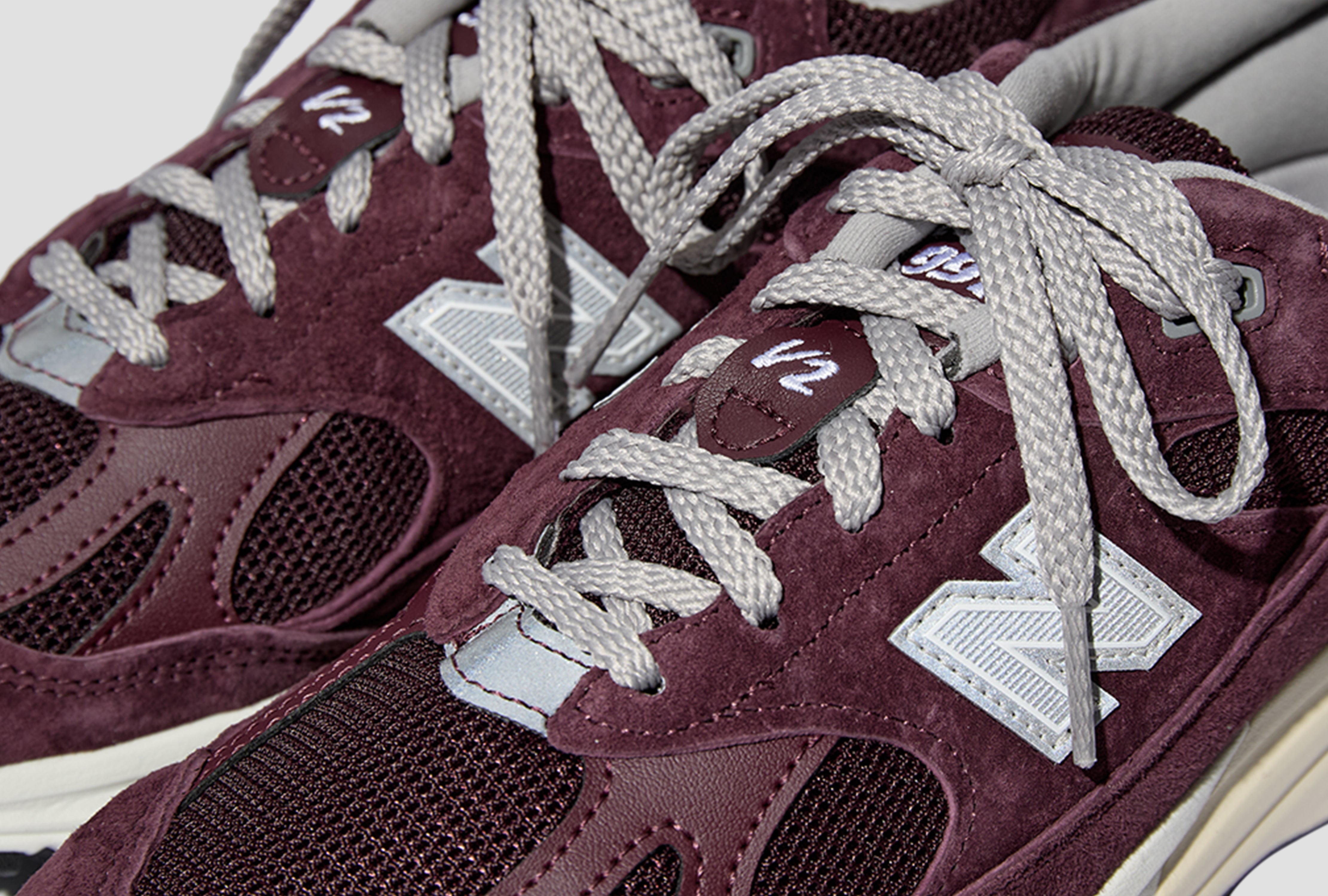 MADE IN UK 991V2 - CATAWBA GRAPE/SILVER U991AU2