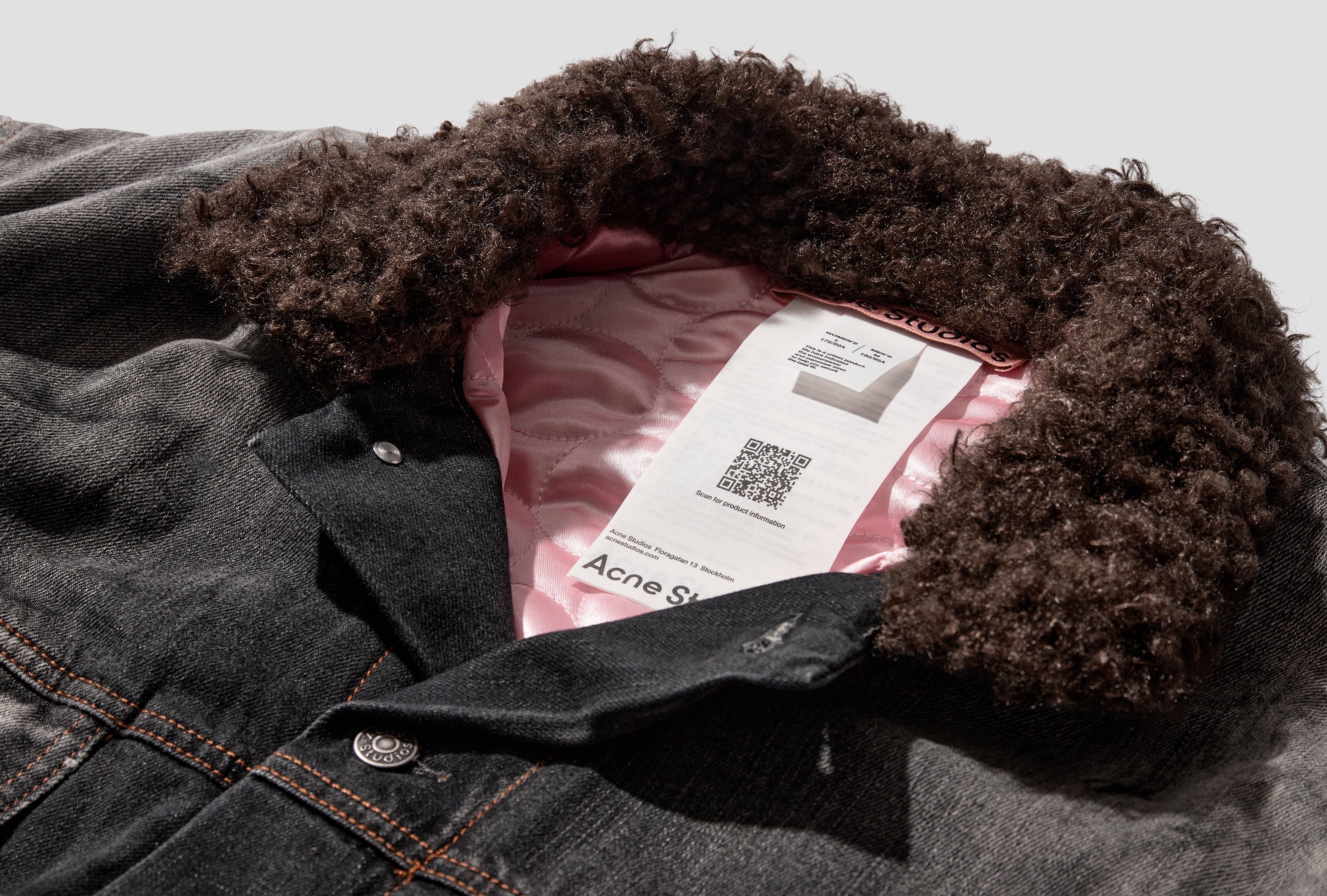 FN-UX-OUTW000103 C90213 Black