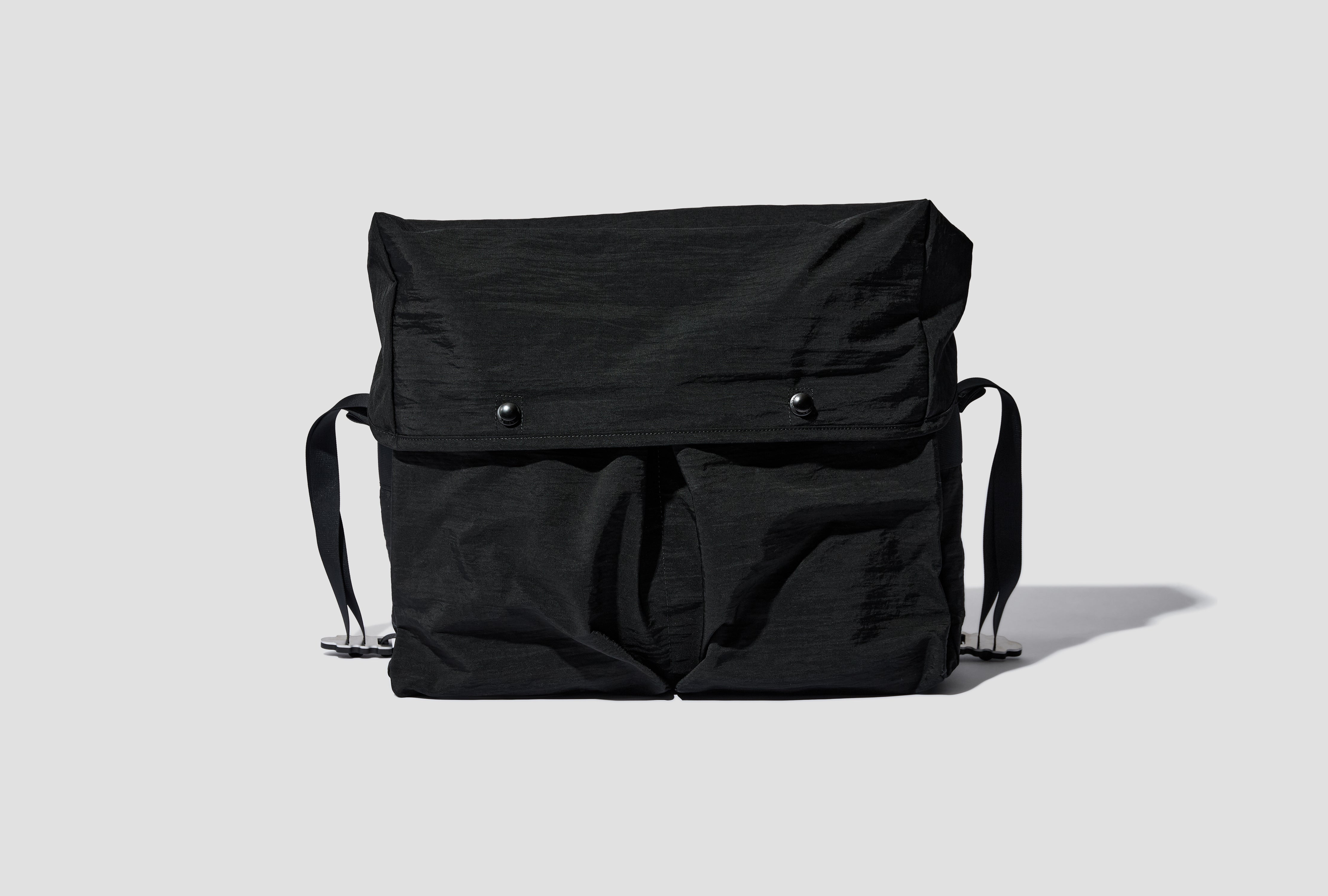 SNAP MESSENGER - BLACK NYLON R0G2B