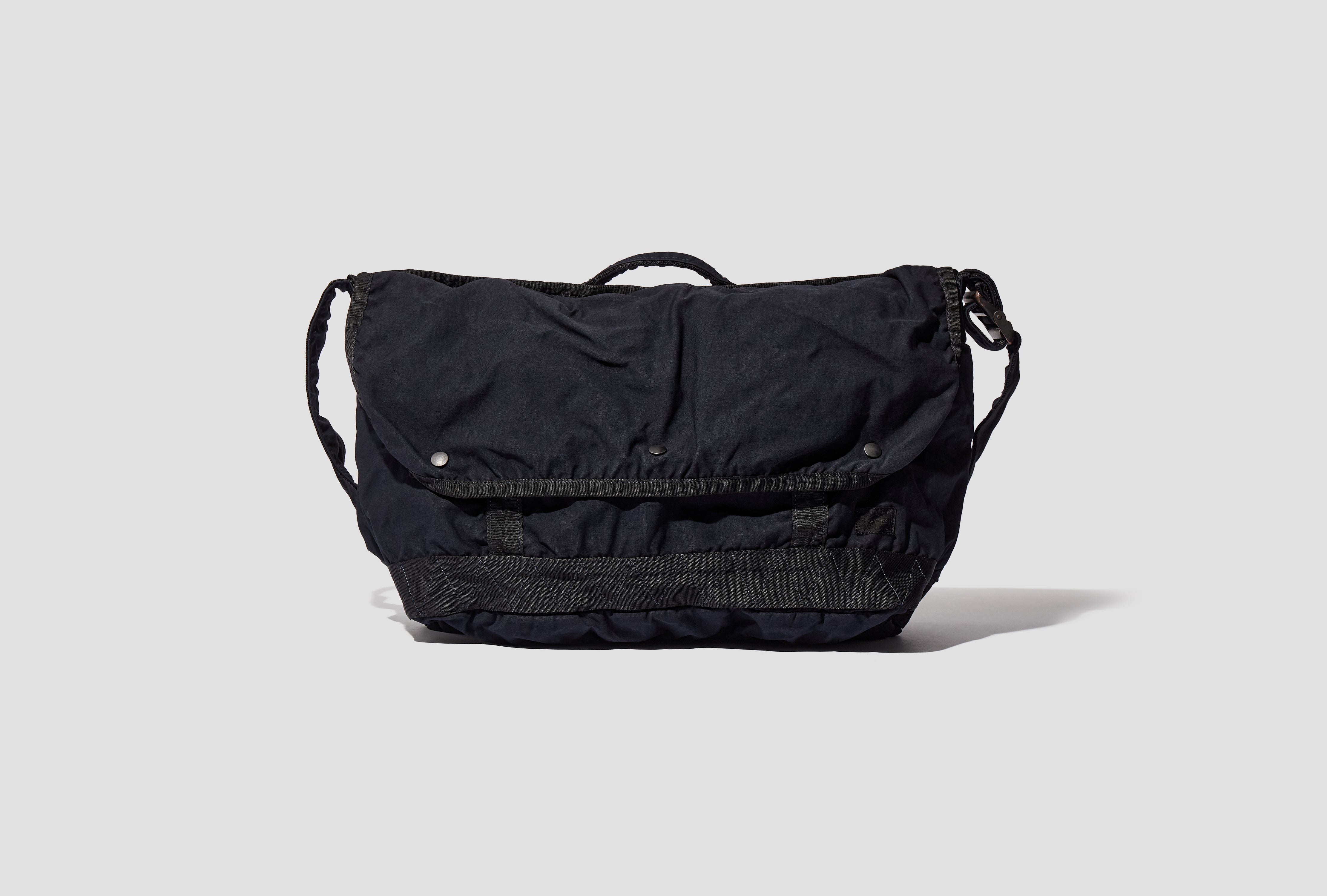 CRAG MESSENGER BAG (L) - 540-19707 Navy