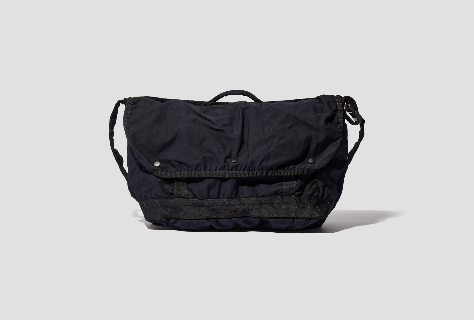 CRAG MESSENGER BAG (L) - 540-19707 Navy