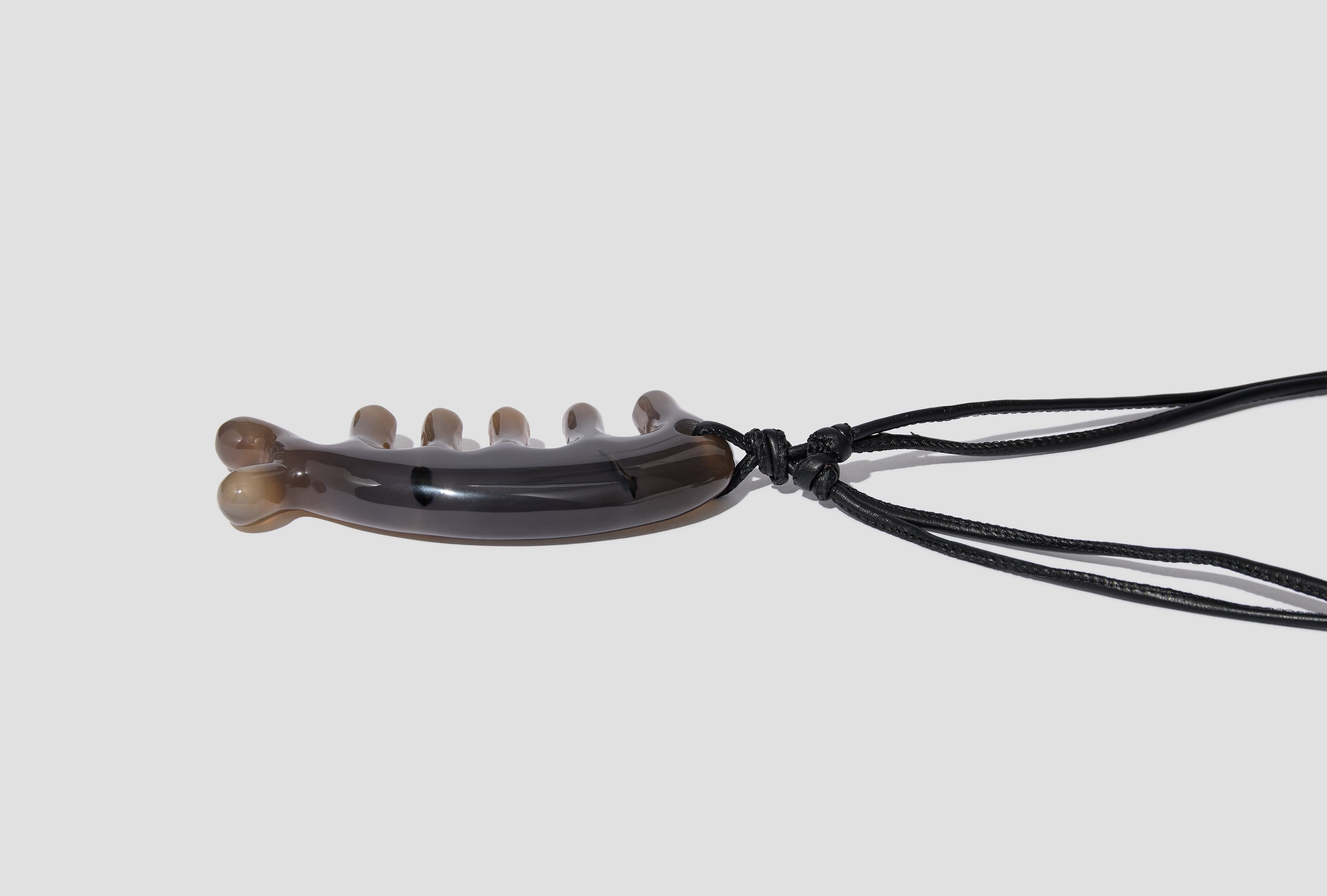 BELUGA GUA SHA NECKLACE - NAPPA LEATHER AND GREY AGATHE STONE DI0007 LO0047 Grey