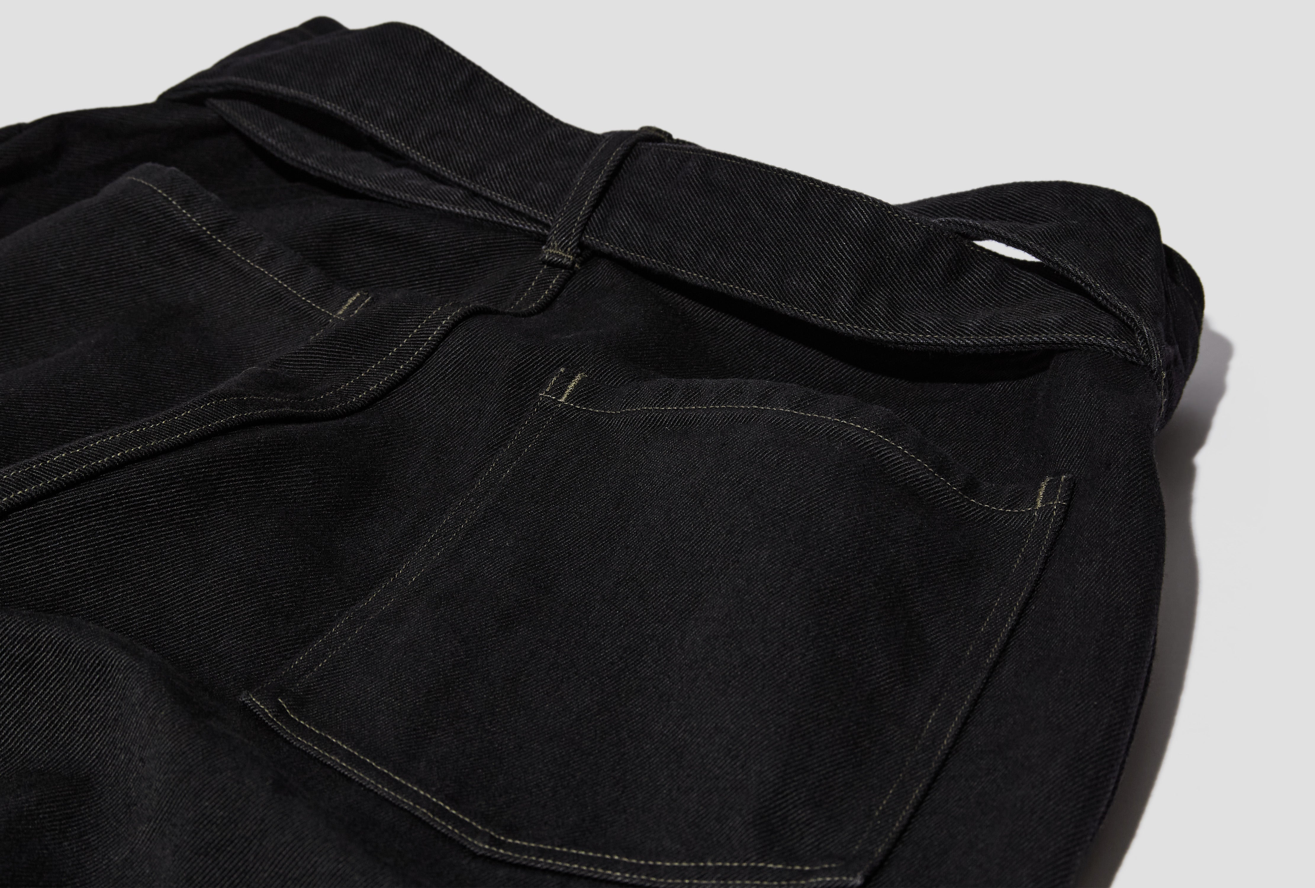 BLACK DENIM BELTED PANTS D01-03001 Black