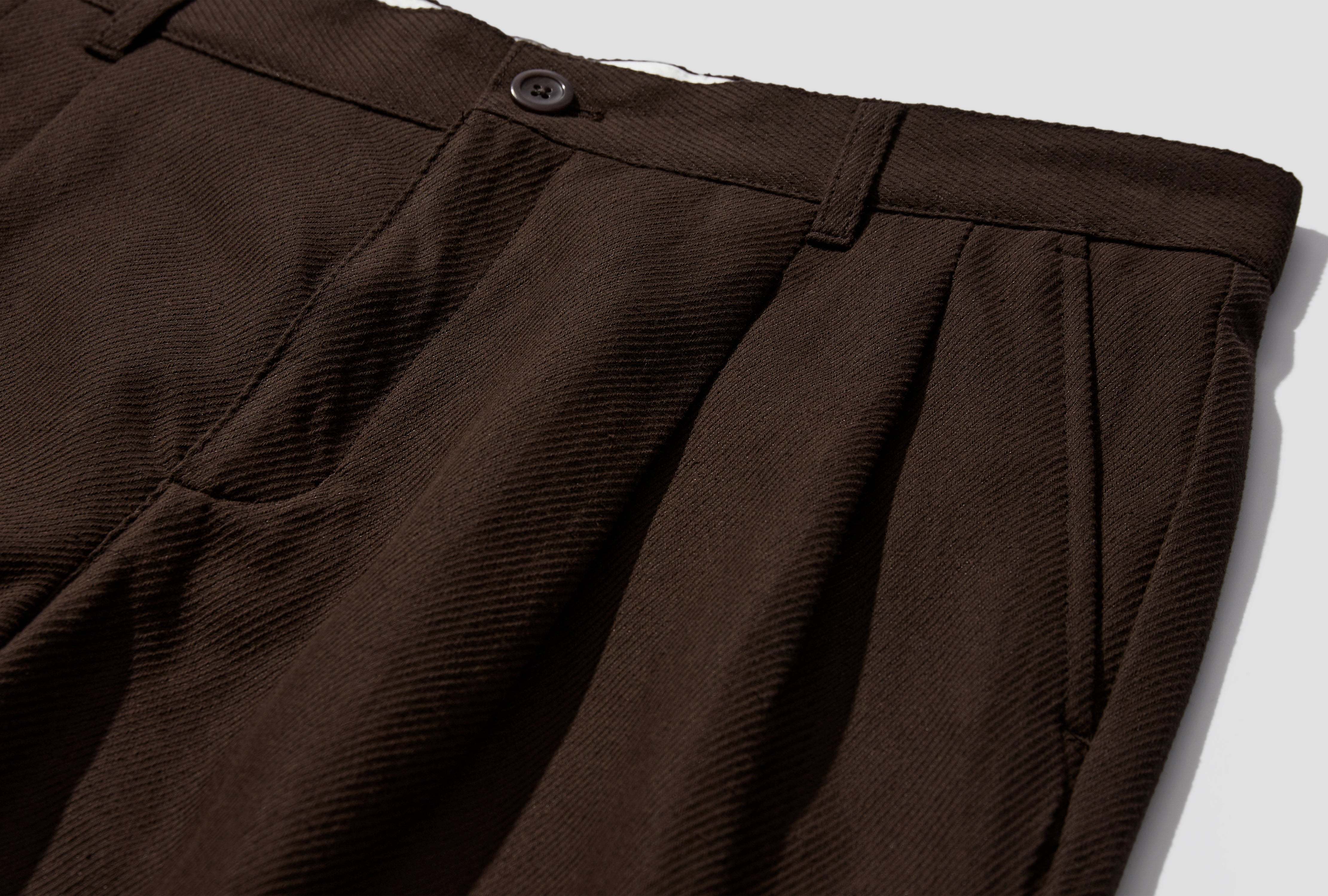HESTUR RELAXED COTTON LINEN TWILL PLEATED TROUSER N25-0485 Brown