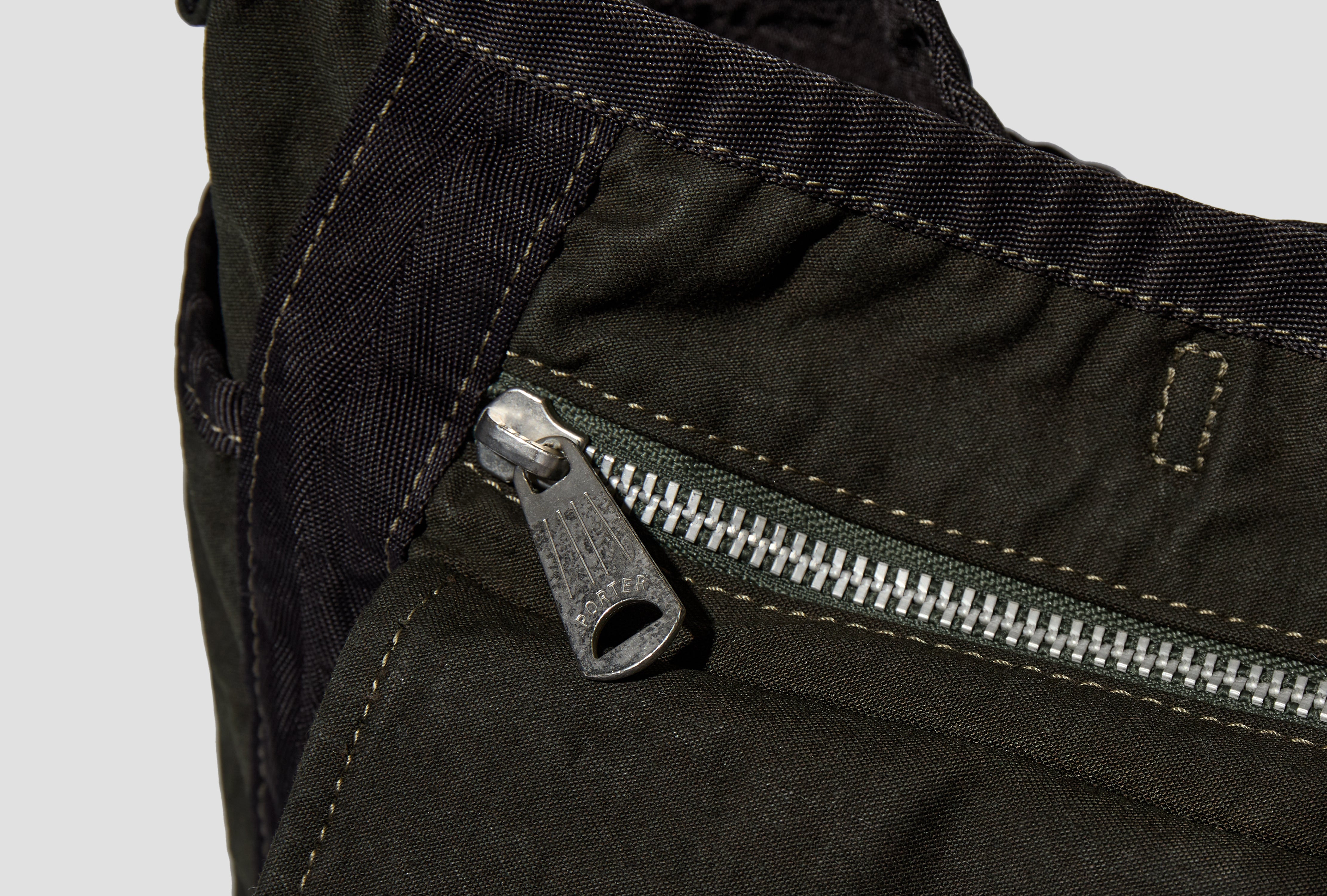 CRAG - SHOULDER BAG (S) 540-19645 Olive