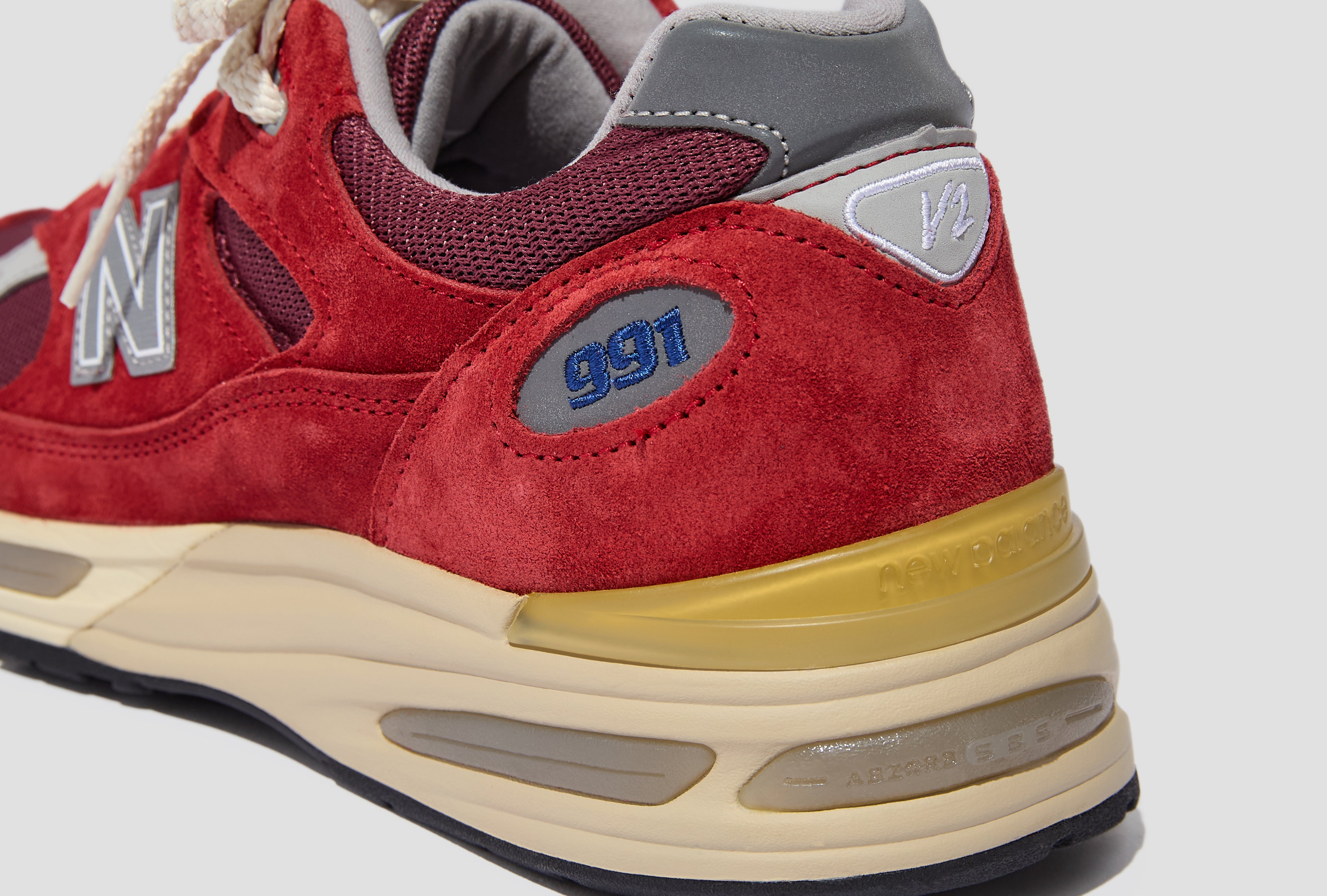 MADE IN UK 991V2 - KARANDA RED / CORDOVAN / HARBOR U991RS2