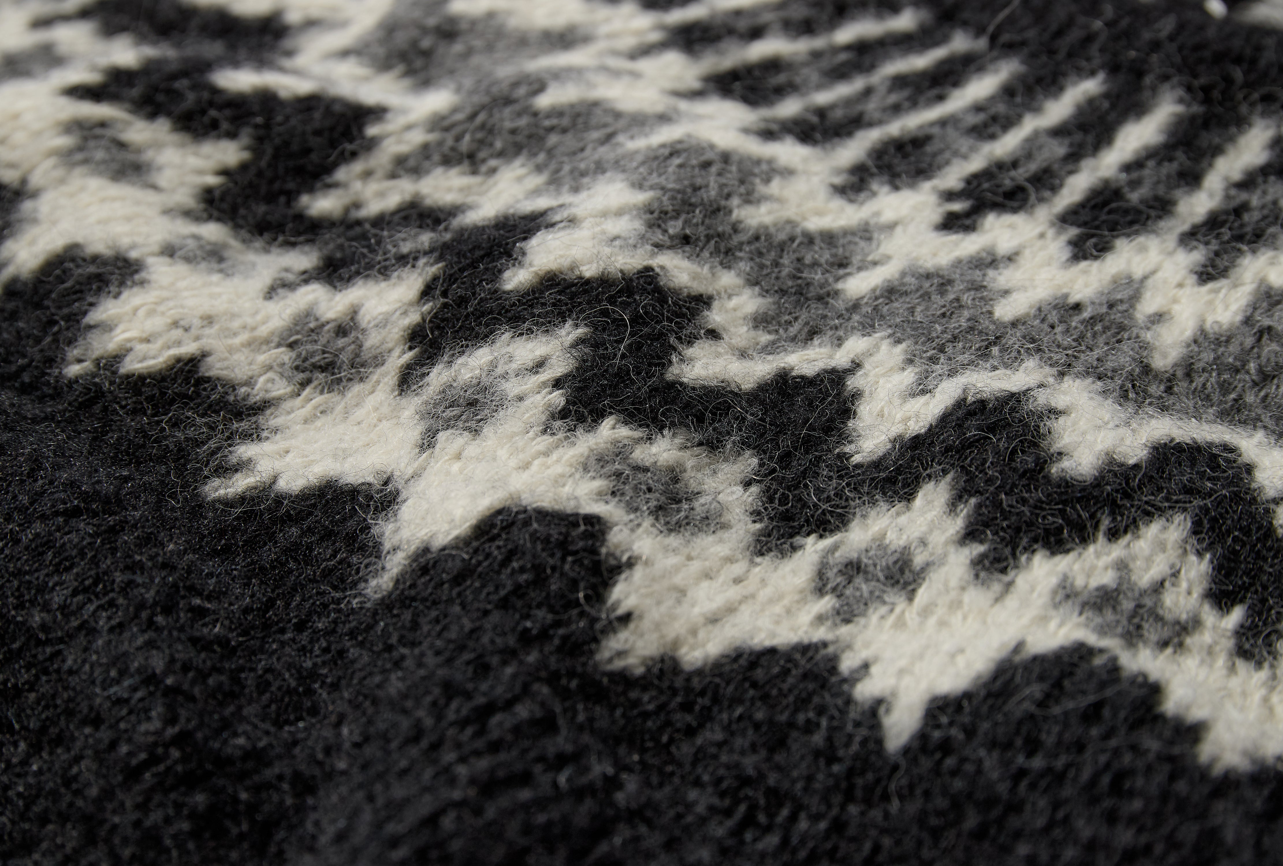 NORDIC CREW NECK BN-26FM-070 Black