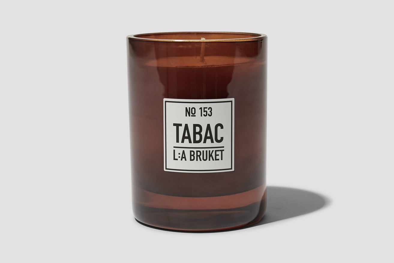 153 SCENTED CANDLES TABAC 260 G. 10576