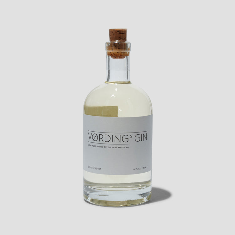 CEDAR WOOD INFUSED DRY GIN FROM AMSTERDAM 44,7% 700 ML.