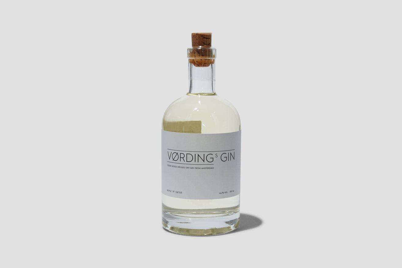 CEDAR WOOD INFUSED DRY GIN FROM AMSTERDAM 44,7% 700 ML.