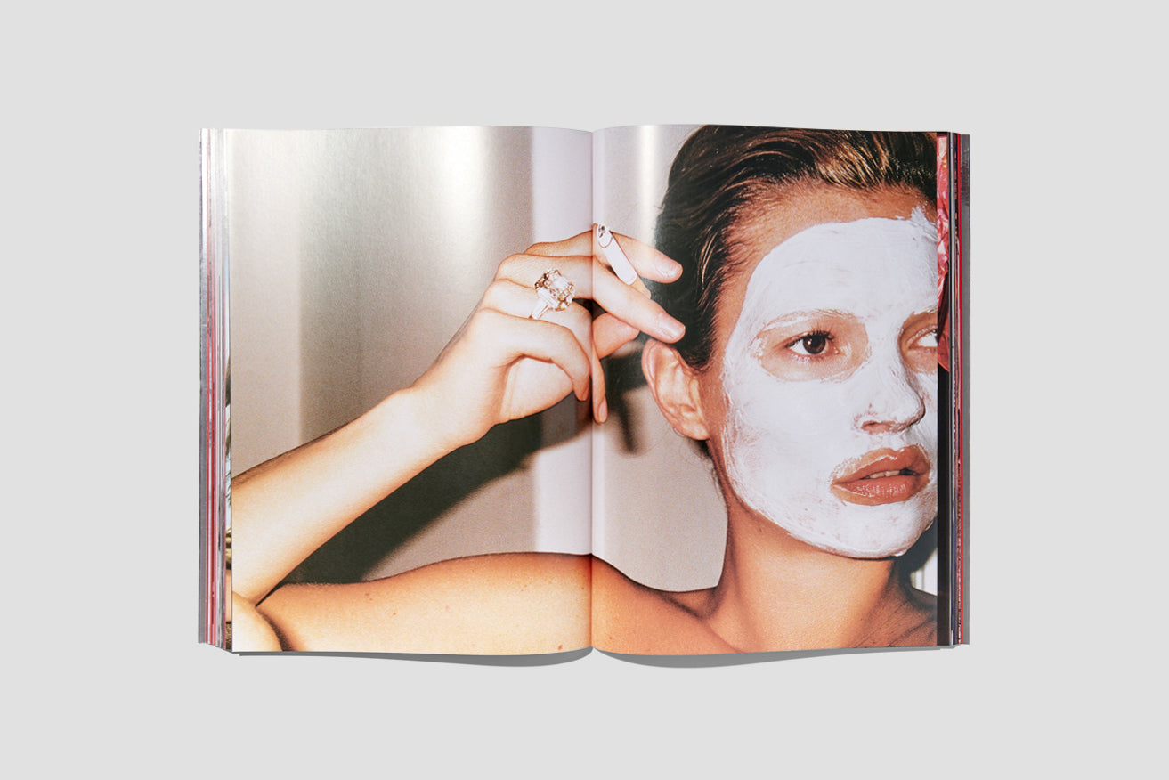 KATE MOSS BY MARIO TESTINO 1125