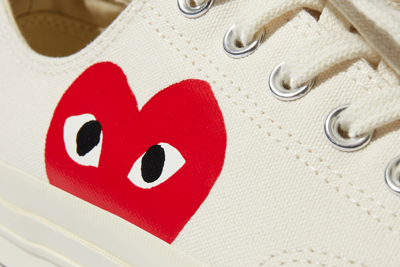 Converse red outlet heart