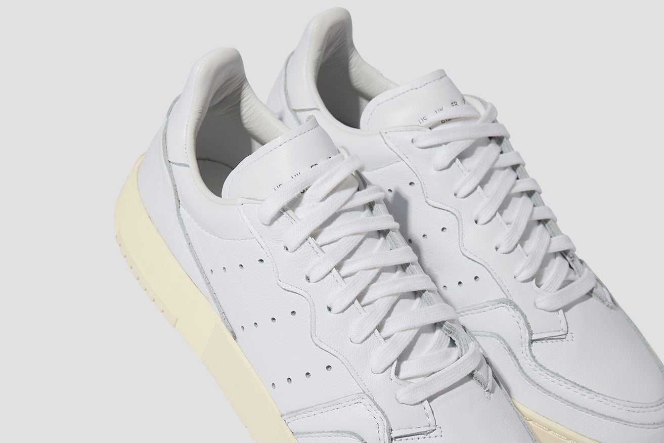 Adidas originals supercourt trainers in off white outlet suede