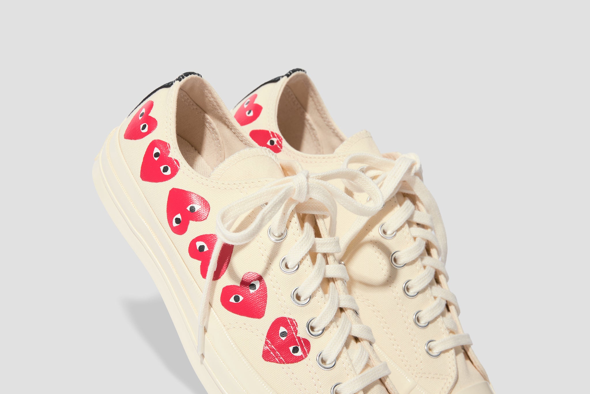 PLAY COMME DES GARÇONS X CONVERSE MULTI RED HEART CHUCK TAYLOR ALL STAR '70 LOW P1K117 Off white