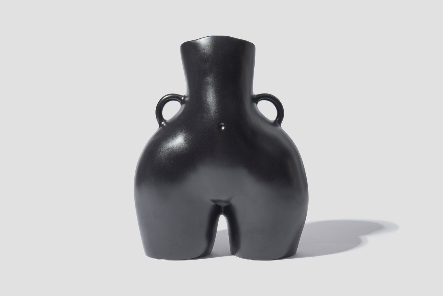 LOVE HANDLES VASE BLACK MATTE V0001_BL_MA Black