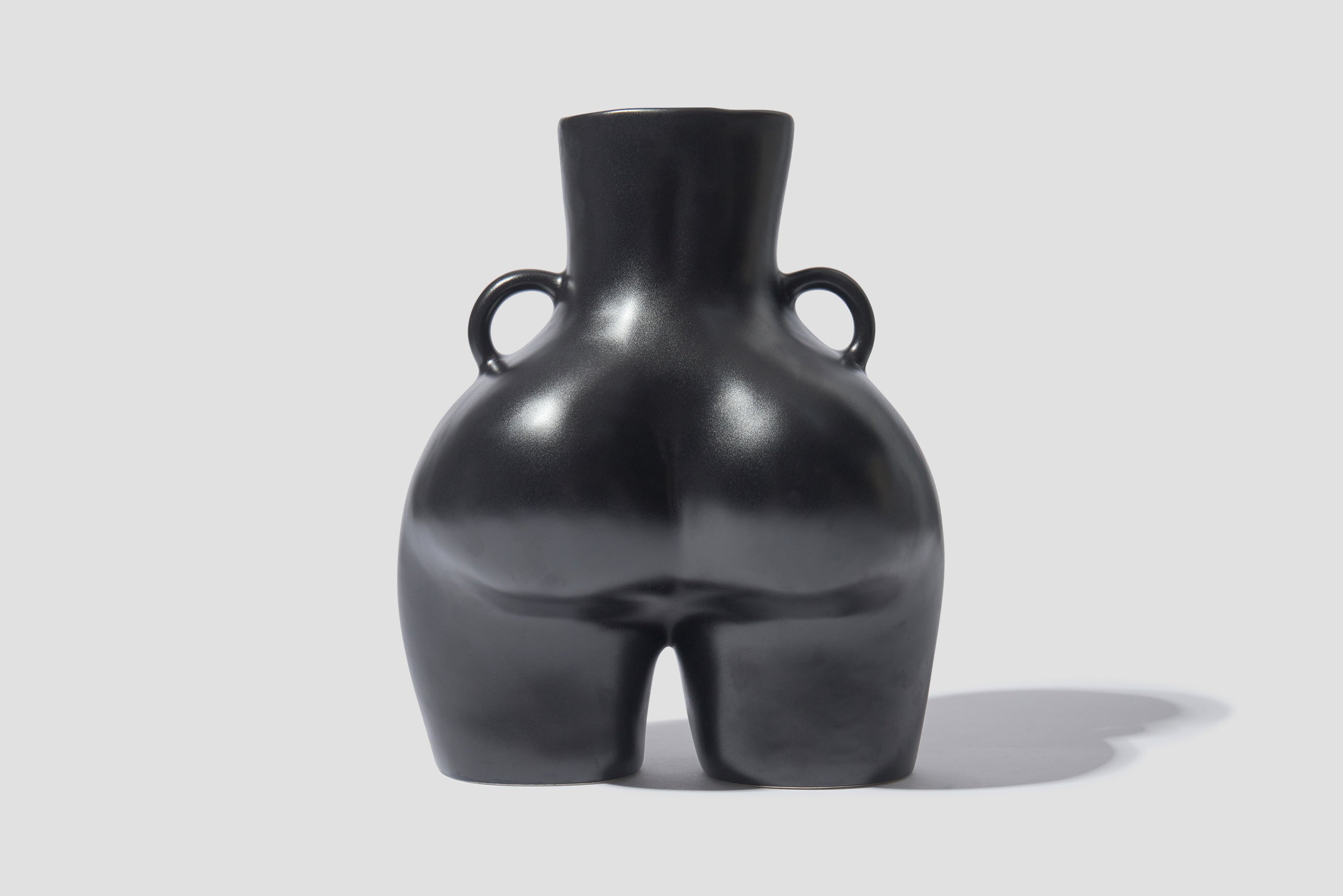 LOVE HANDLES VASE BLACK MATTE V0001_BL_MA Black