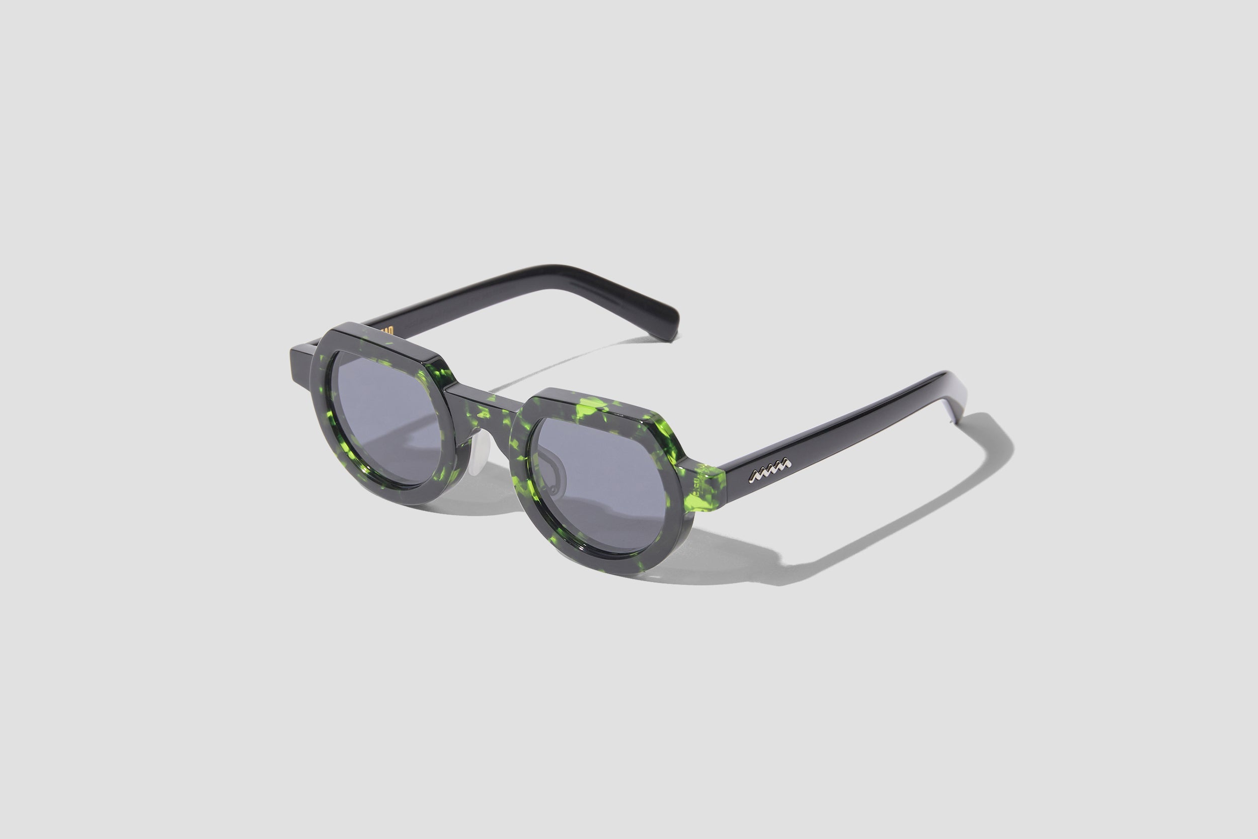 Green tortoise outlet sunglasses