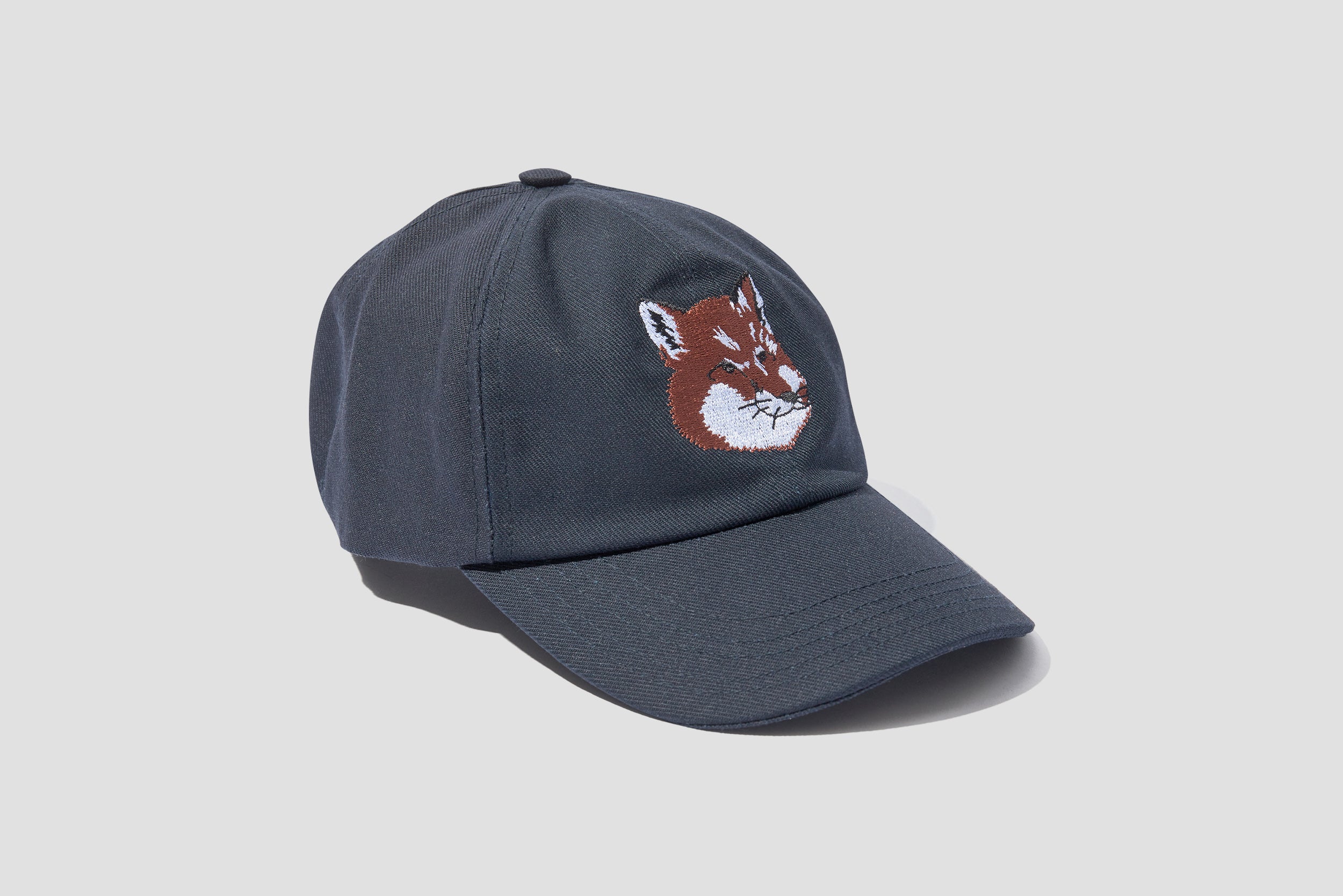 MAISON KITSUNÉ LARGE FOX HEAD EMBROIDERY 6P CAP HU06118WW0007 Navy