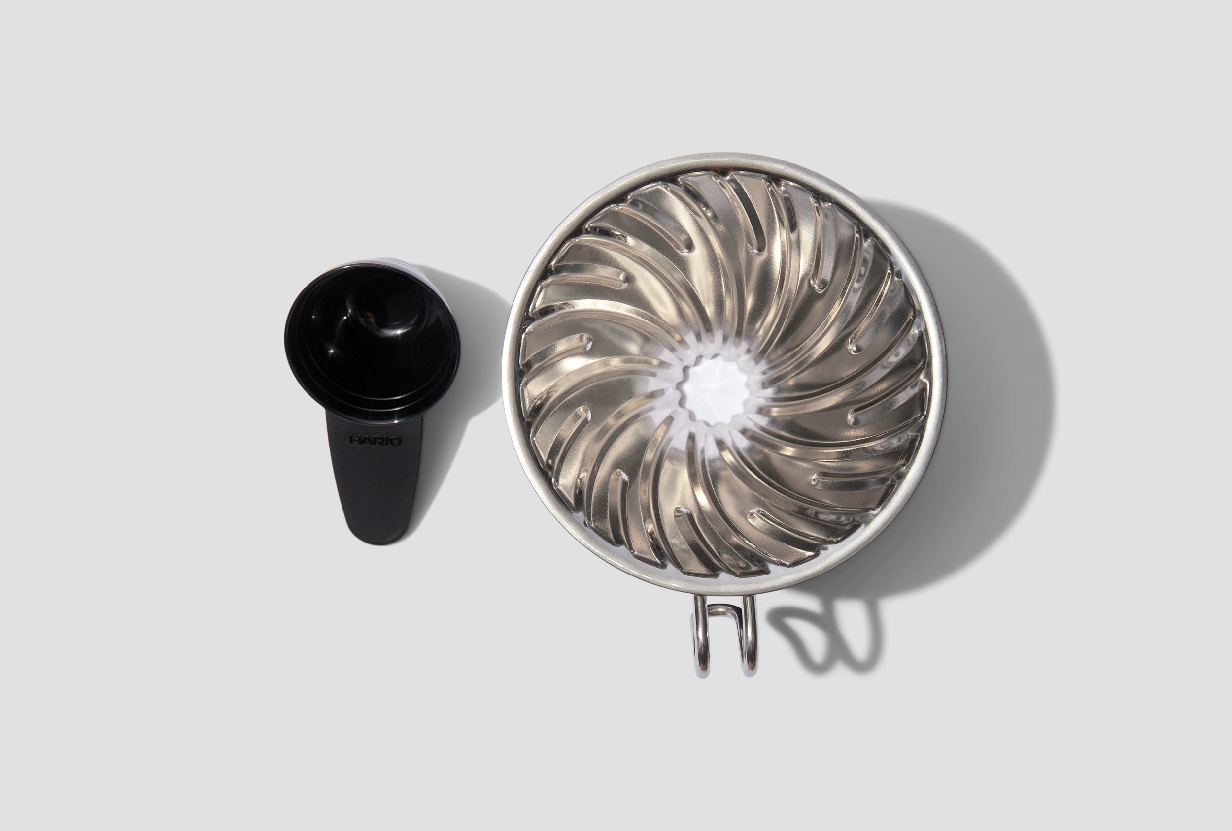 V60 METAL DRIPPER 02 / HAIRLINE SILVER 250092