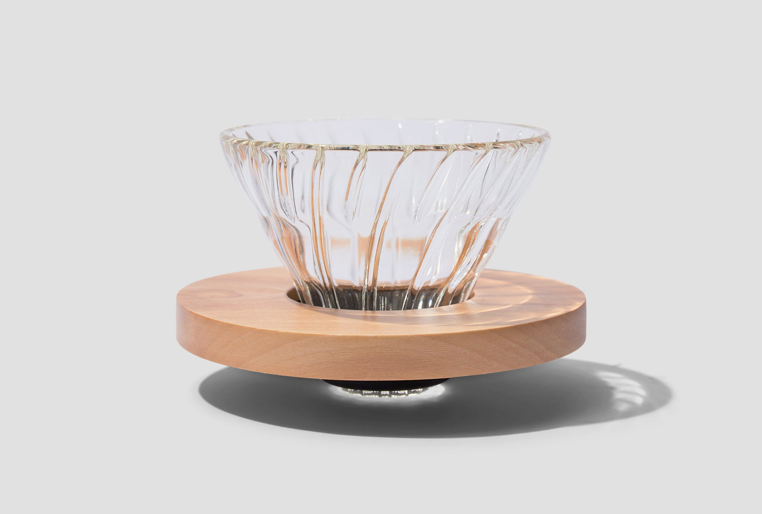 V60 OLIVE WOOD GLASS DRIPPER 01 250140