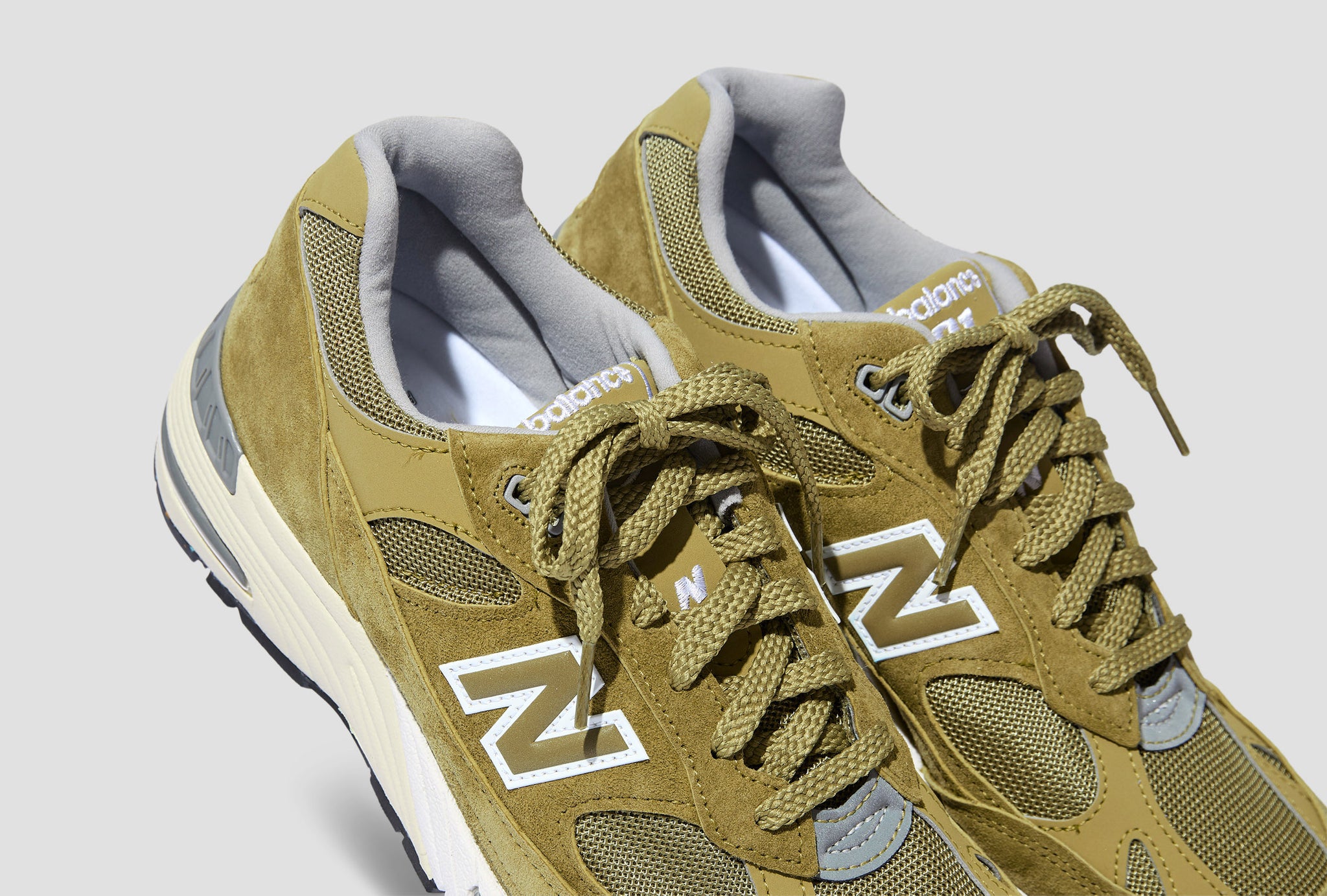 MADE IN UK 991 - GREEN MOSS/CLOUD CREAM M991GGW Green