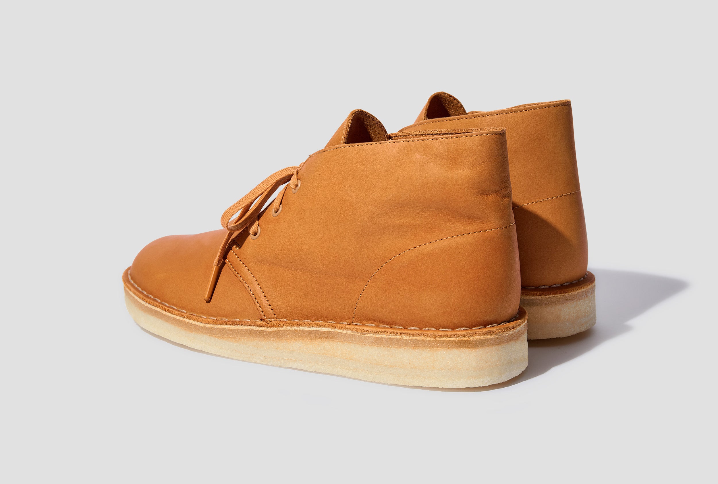 Light beige hot sale desert boots